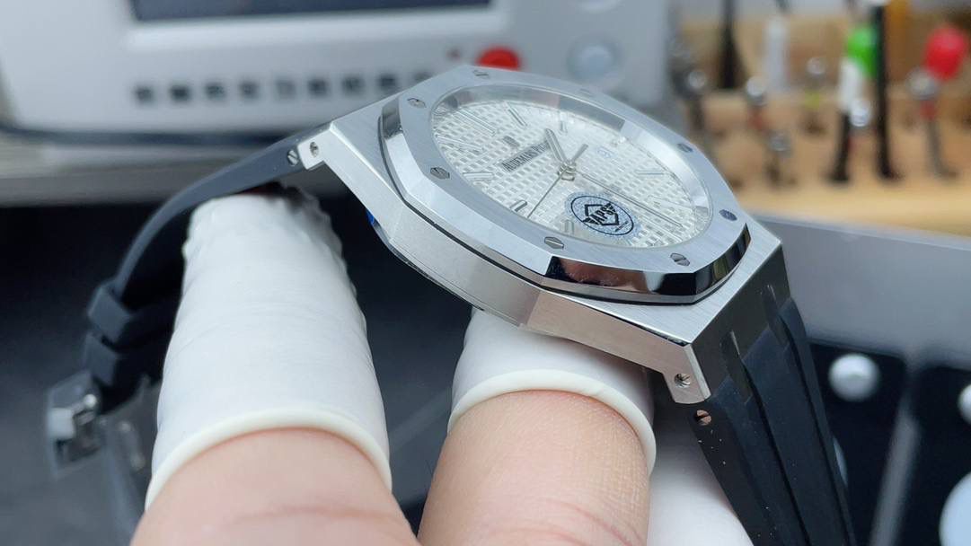 爱彼皇家橡树系列自动机械男士腕表