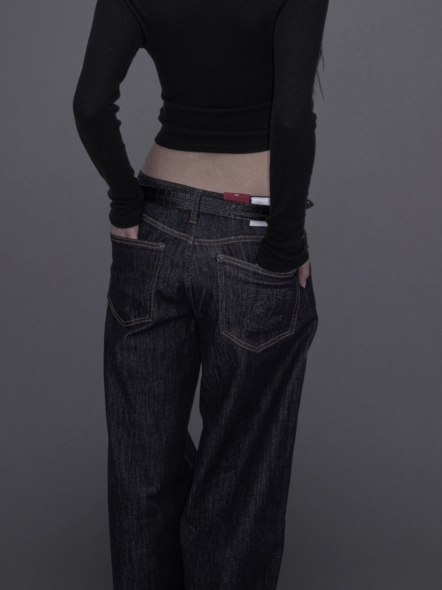 No-Fade Wide-Leg Jeans