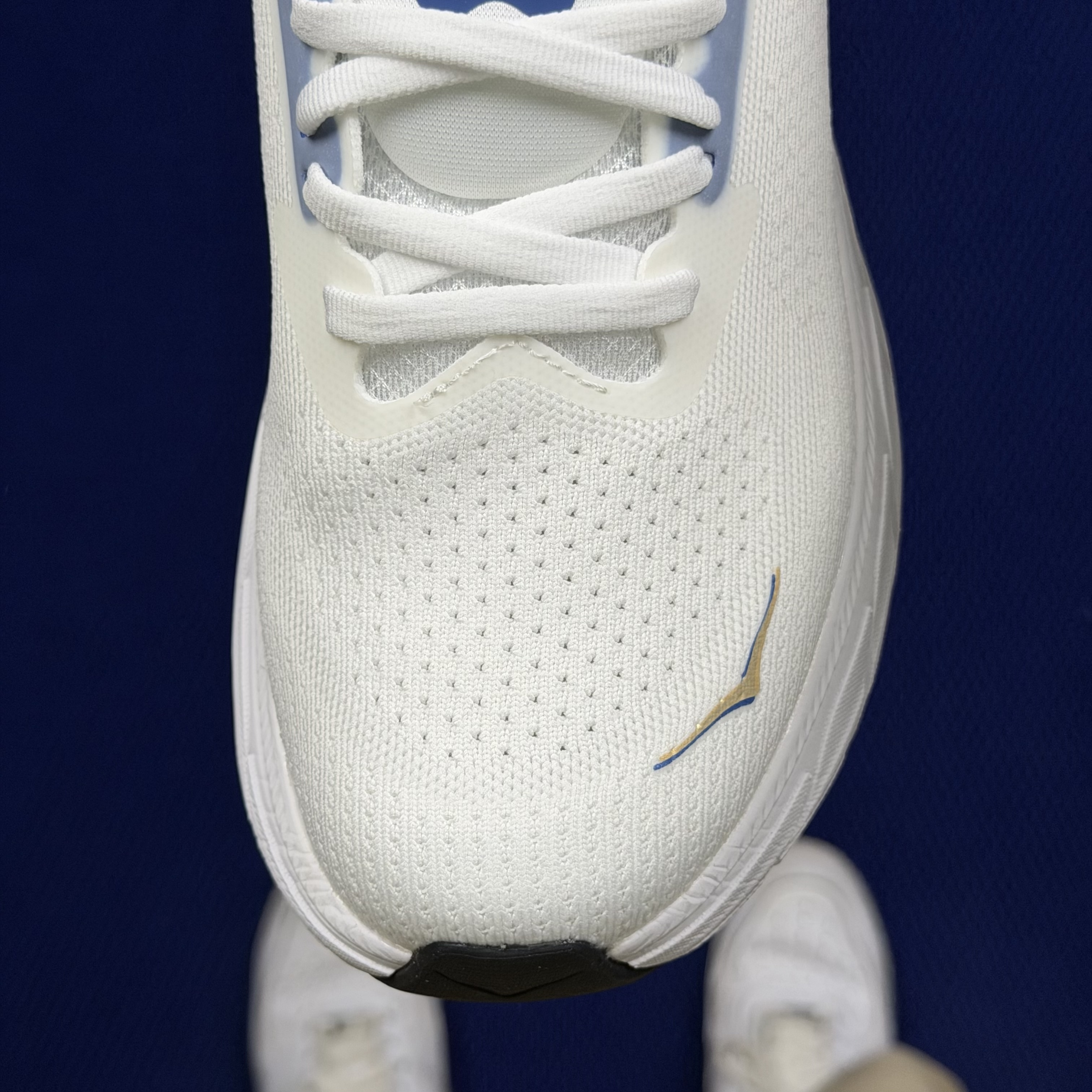 Hoka One One Arahi 7