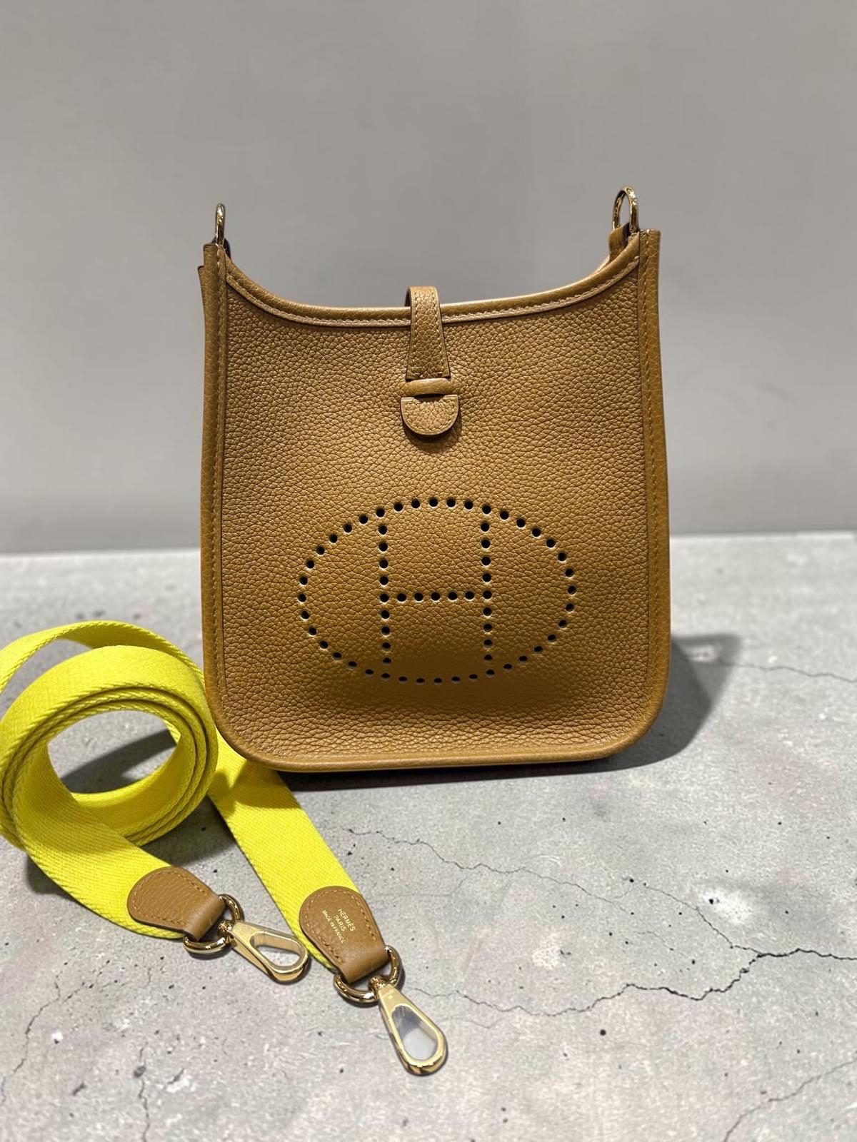 全新 Hermes mini evelyne ,芝麻色金扣 STAMP Z 100%Authentic ,全新未使用品  ✅strap ✅dust bag✅box