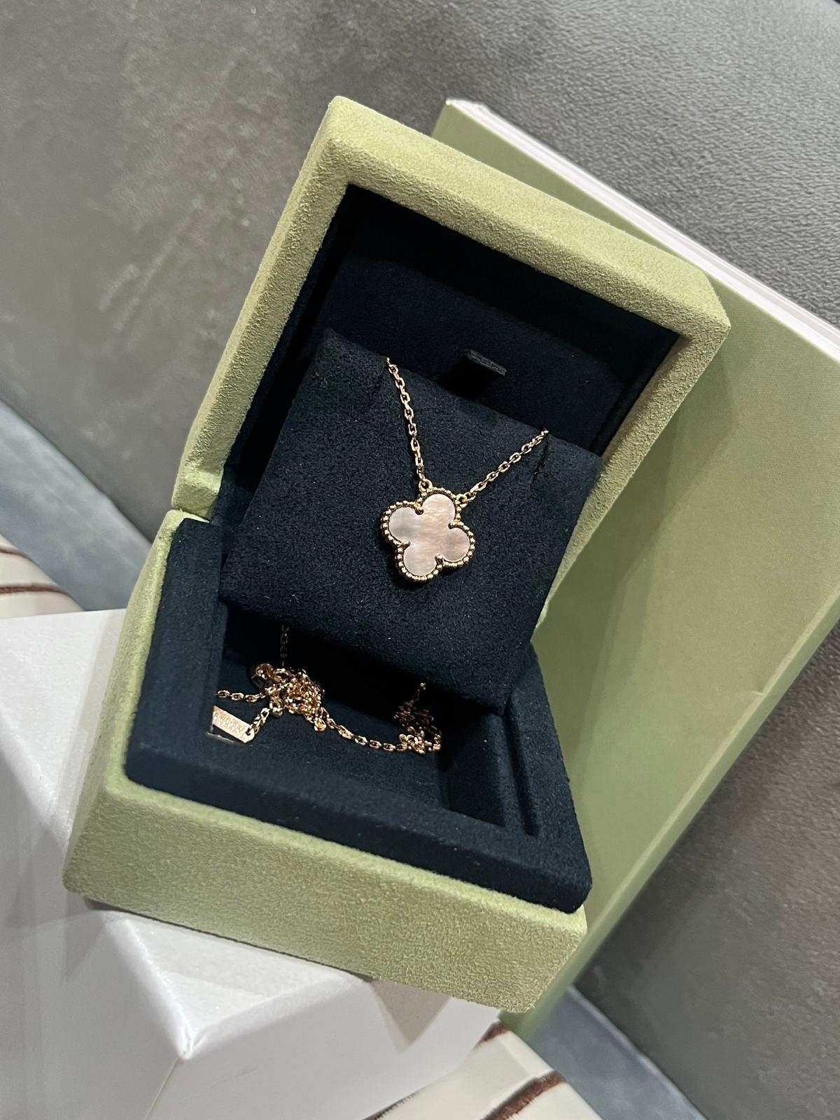 Van Cleef & Arpels Vintage Alhambra VCA 18K玫瑰金灰色珍珠母貝吊墜項鍊100%Authentic, 98% new ✅收據 ✅ 証書2020 ✅ 盒子