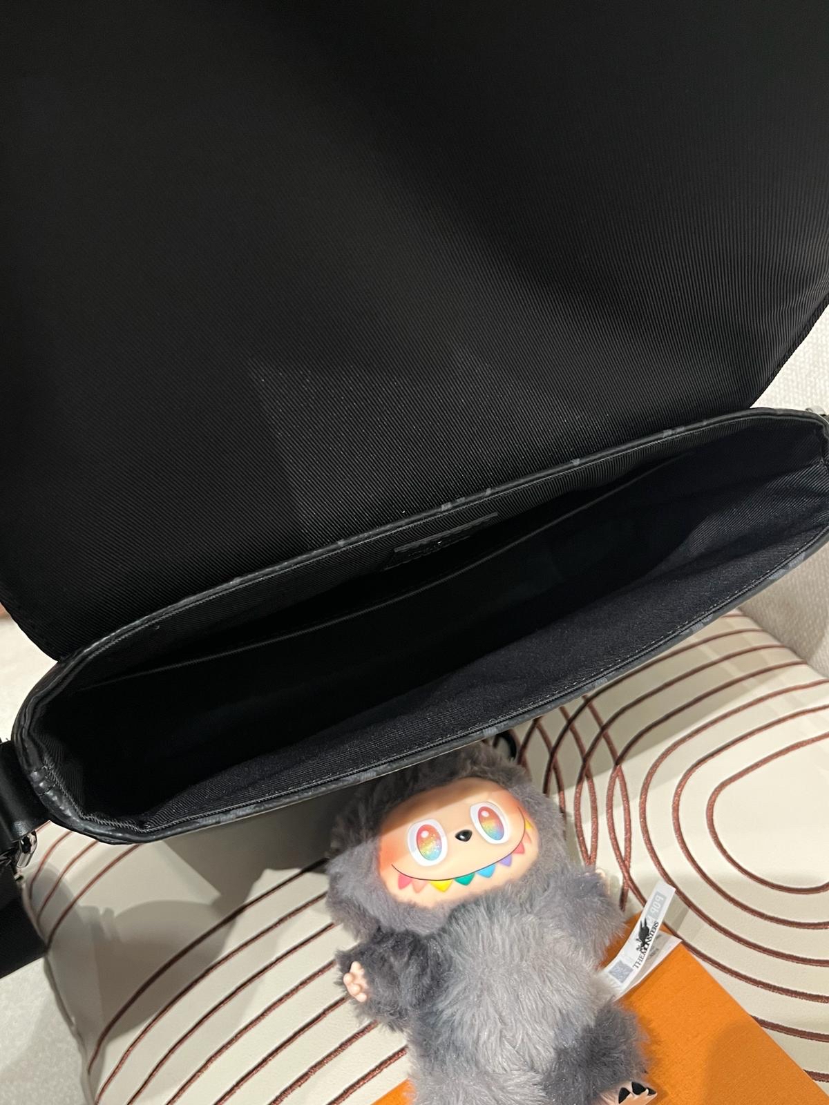 Lv DISTRICT PM Eclipse M45272 信差袋 crossbody bag 100%Authentic,98%new ✅專門店收據✅dust bag