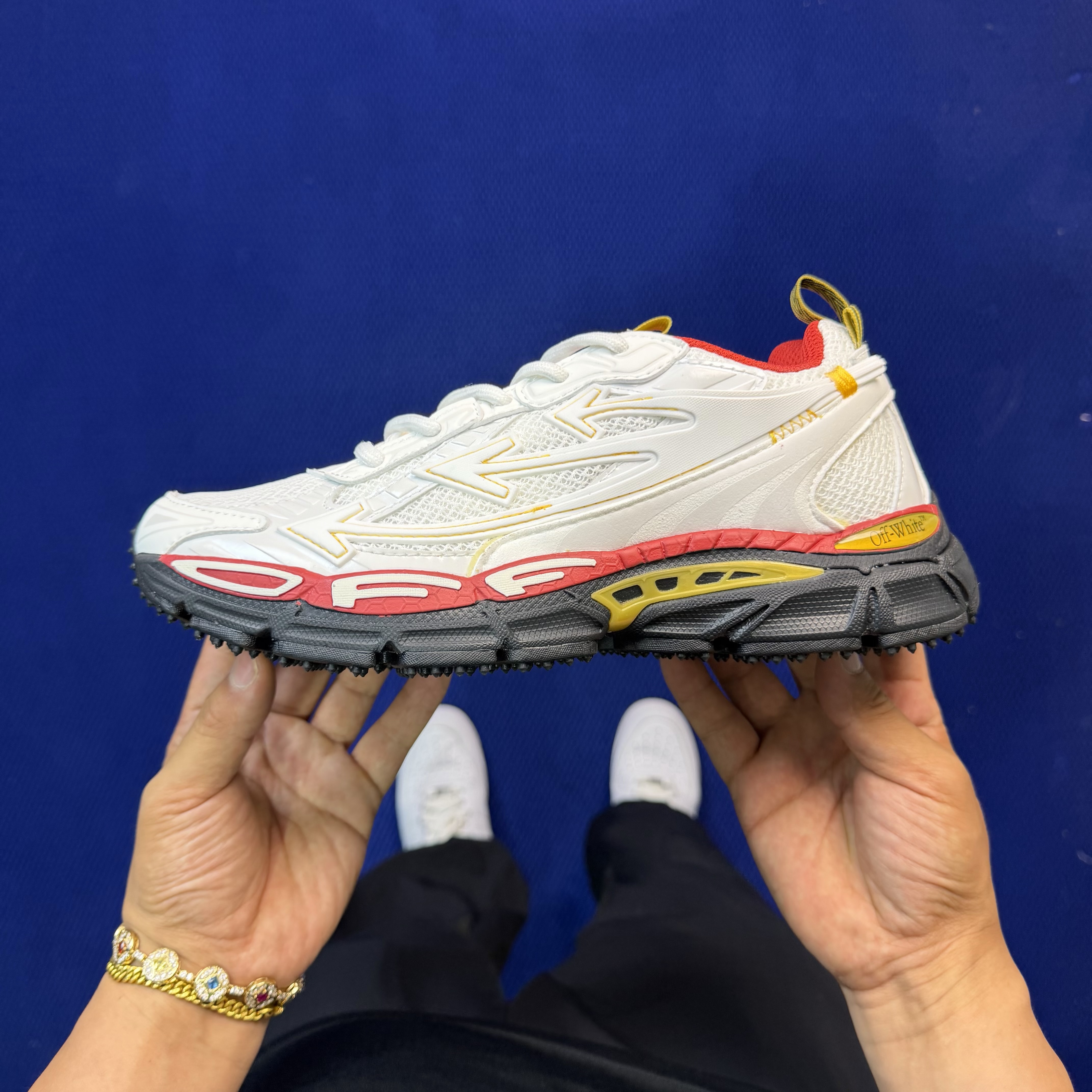 Off-White Be Right Back