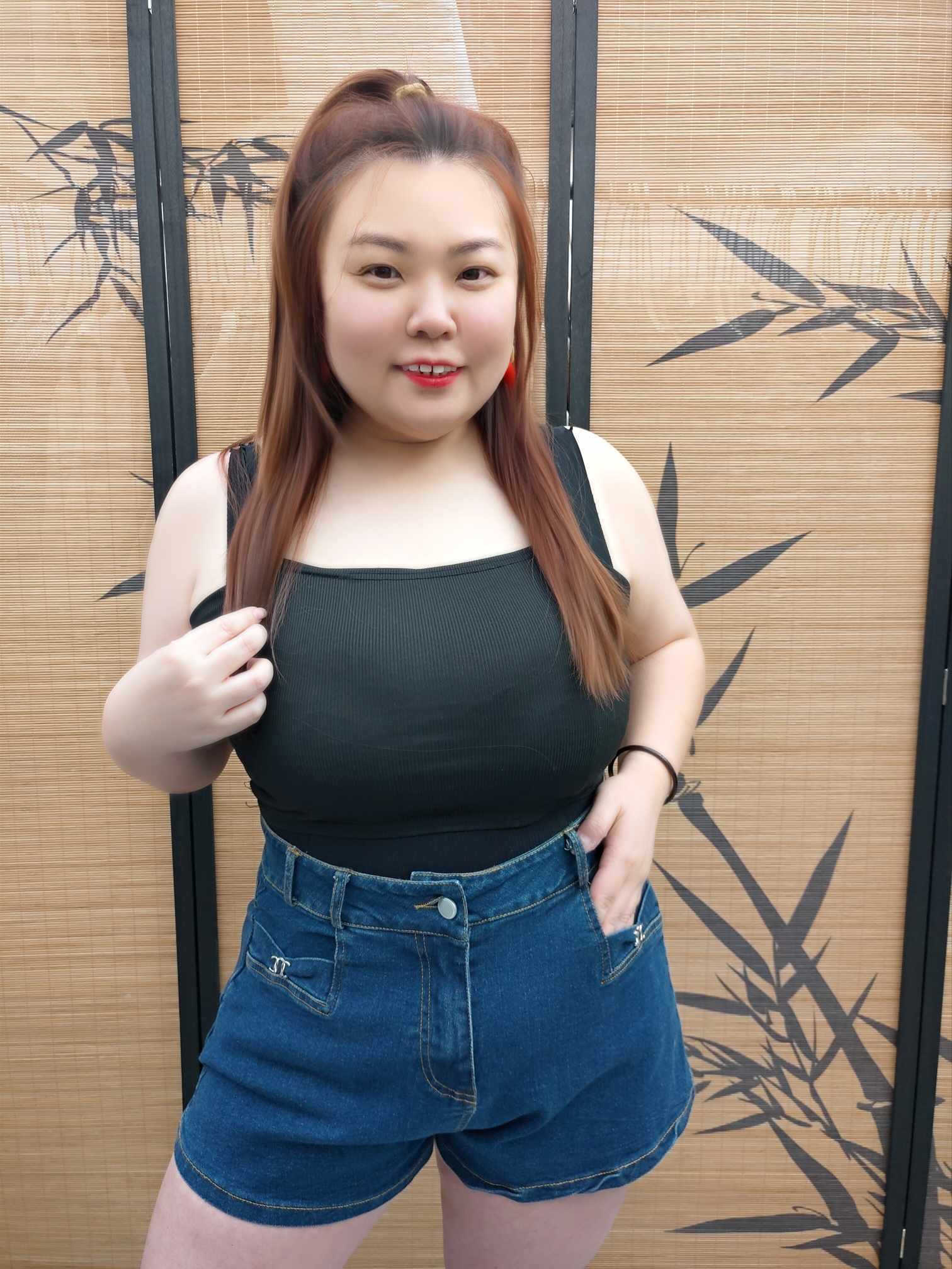 DDE04 1650(A5) 口袋特别设计牛仔短裤