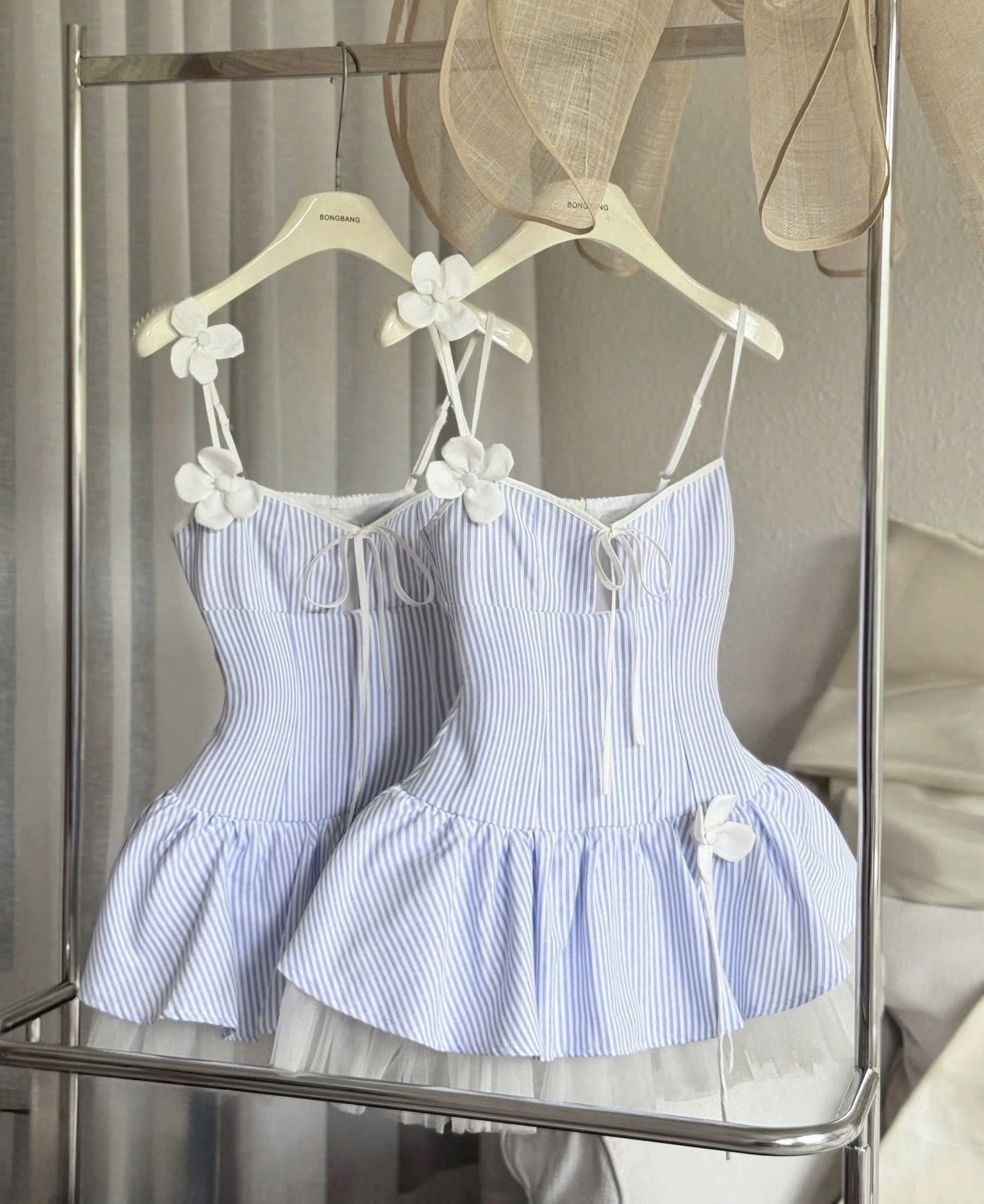 可愛夏日线条洋裝