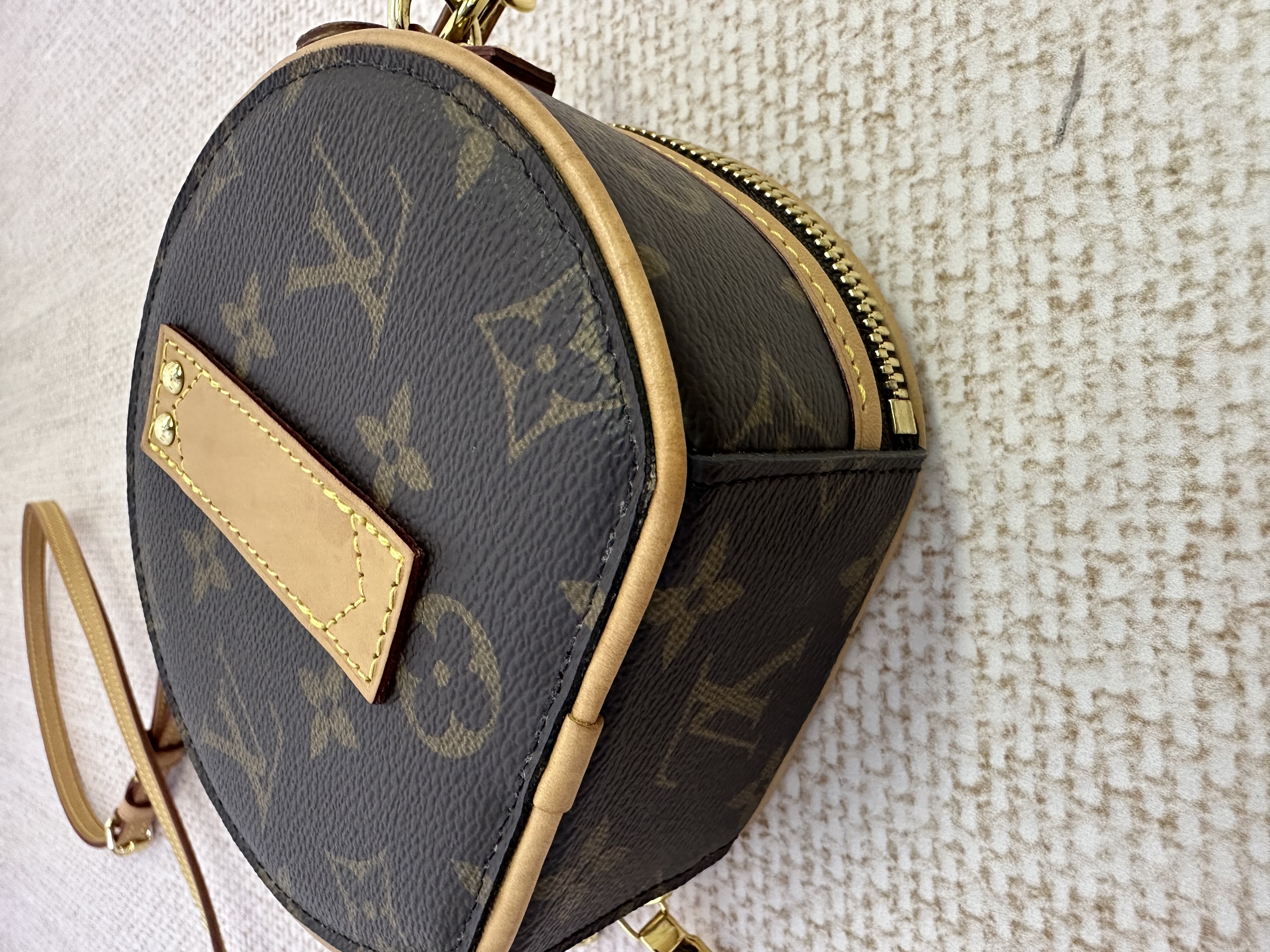 Pre-owned Louis Vuitton Mini Boîte Chapeau / Product Code: 26030910