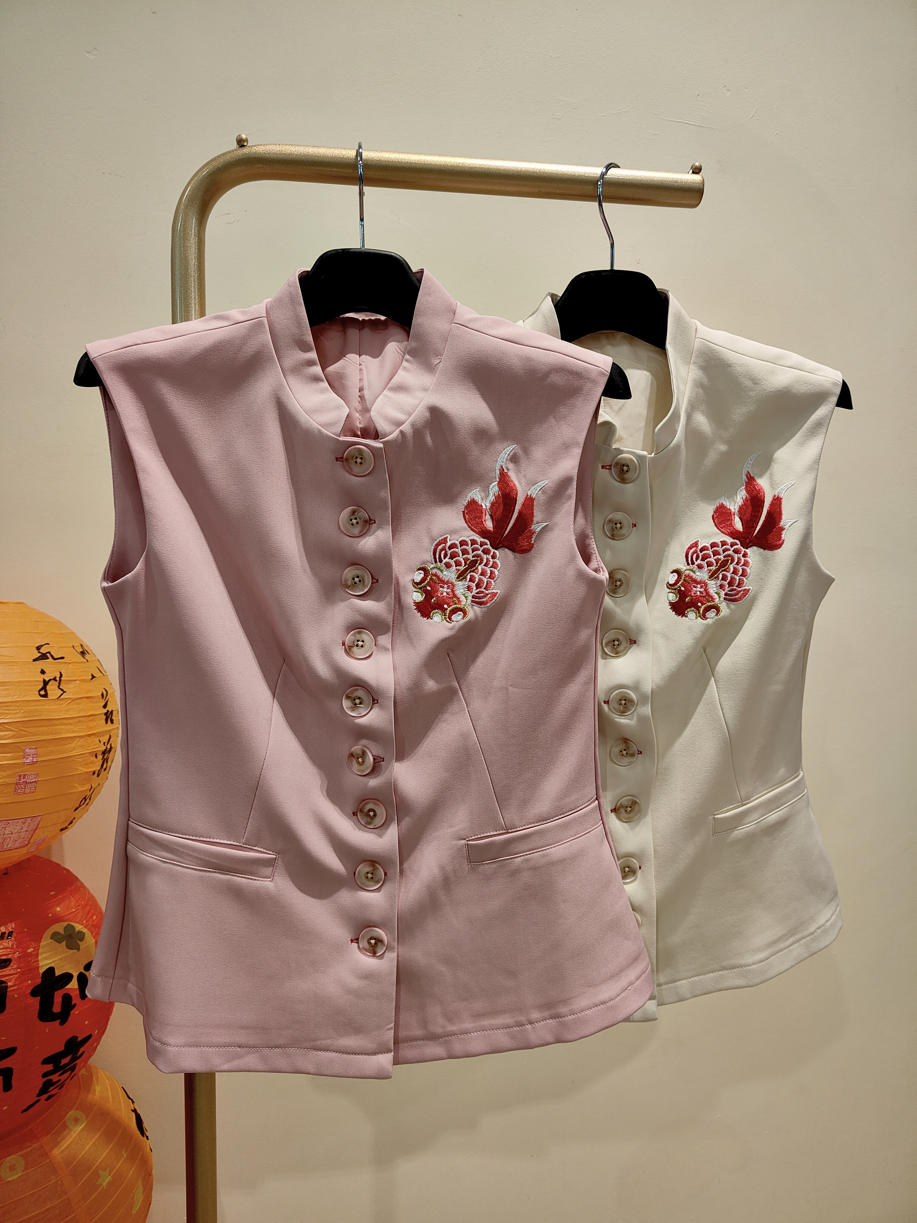 独家刺绣鱼🐟上衣 2025