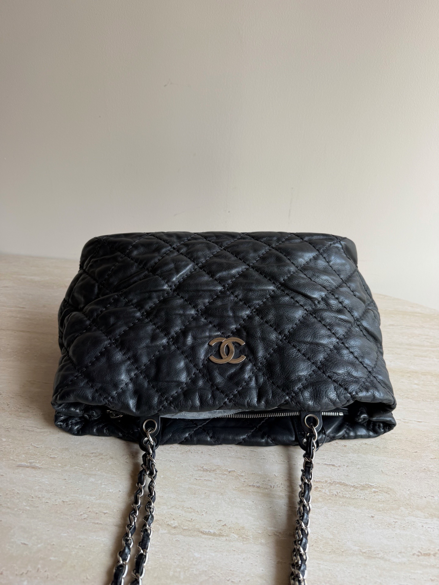 【預訂貨品】Chanel黑色牛皮泡芙tote bag