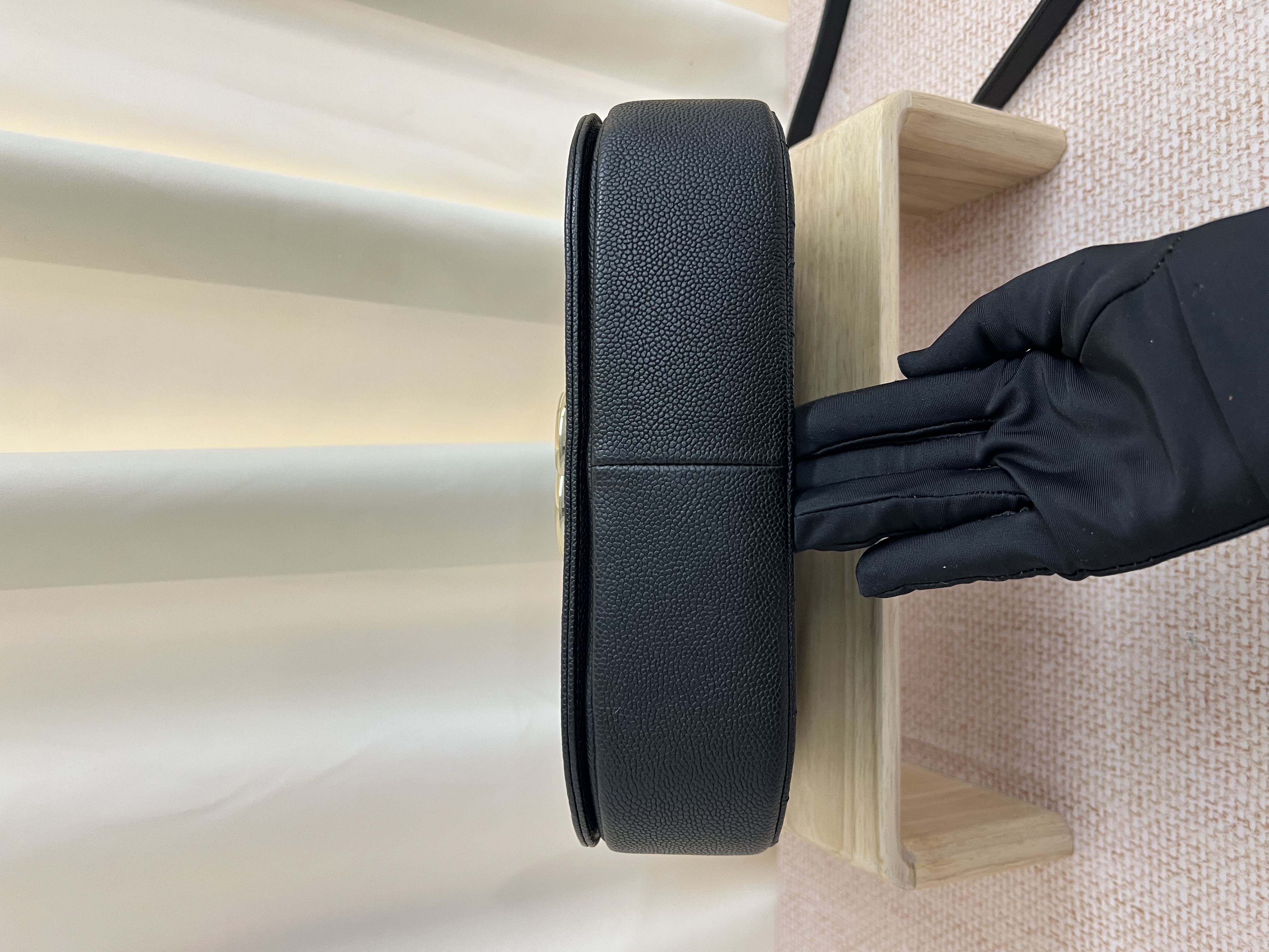 Pre-owned Chanel Thread Around Flap Bag/ Product Code: 26030203