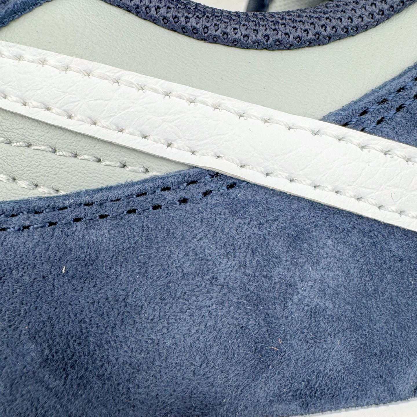 Nike Dunk Low "Georgetown Suede" IB3079-400