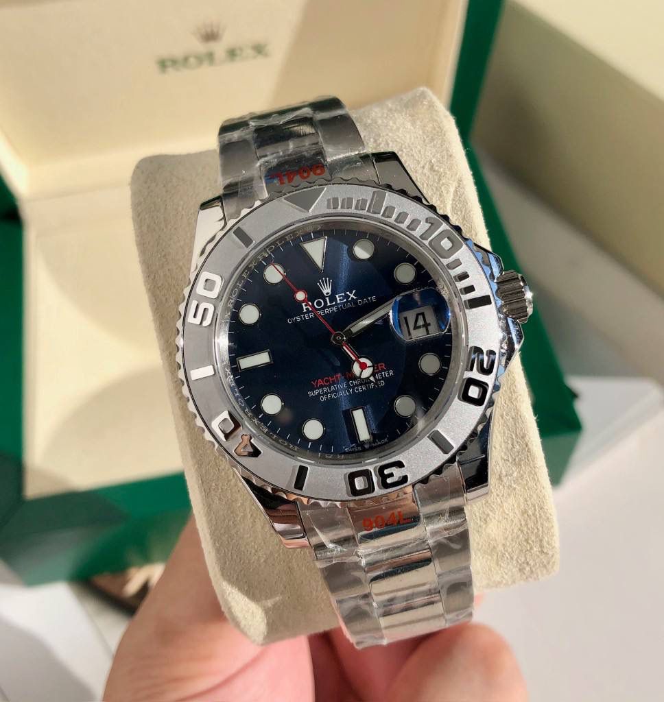 【经典名仕 一劳永逸】劳家爆款游艇名仕型系列m126622-0002男士腕表40mm游艇出货，继续秉承AD家族优质特色、独家出品一表一码，三码合一 【机芯】搭载AD专注而制0️⃣返修、💯全新原装西铁城8215全自动机械机芯，走时精准，性能优异，动力储备高达48小时 【表壳】316L精钢表壳 高端同步防指纹[强]陶瓷圈口原版同步双向旋转，完美呈现与原版一致的弧度、光泽，超强高密度矿物质玻璃镜面，精致的做工完美秉承原装的潜水游泳🏊‍♀️性能 【字面】大厂同步超强夜光，夜光刻度、表针无瑕疵斑点、晶莹剔透，细节同步正品，内影圈刻字清晰，字体匀称 【表带】搭载316精钢表链可调节原装表扣