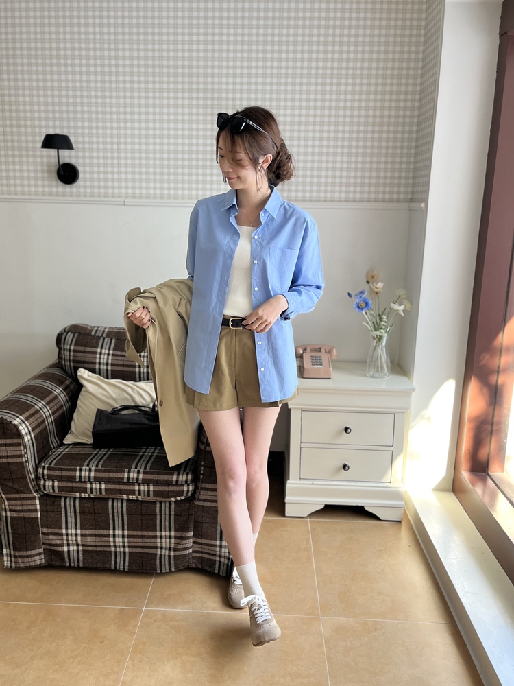 Classic Belt-Loop Shorts (Khaki)