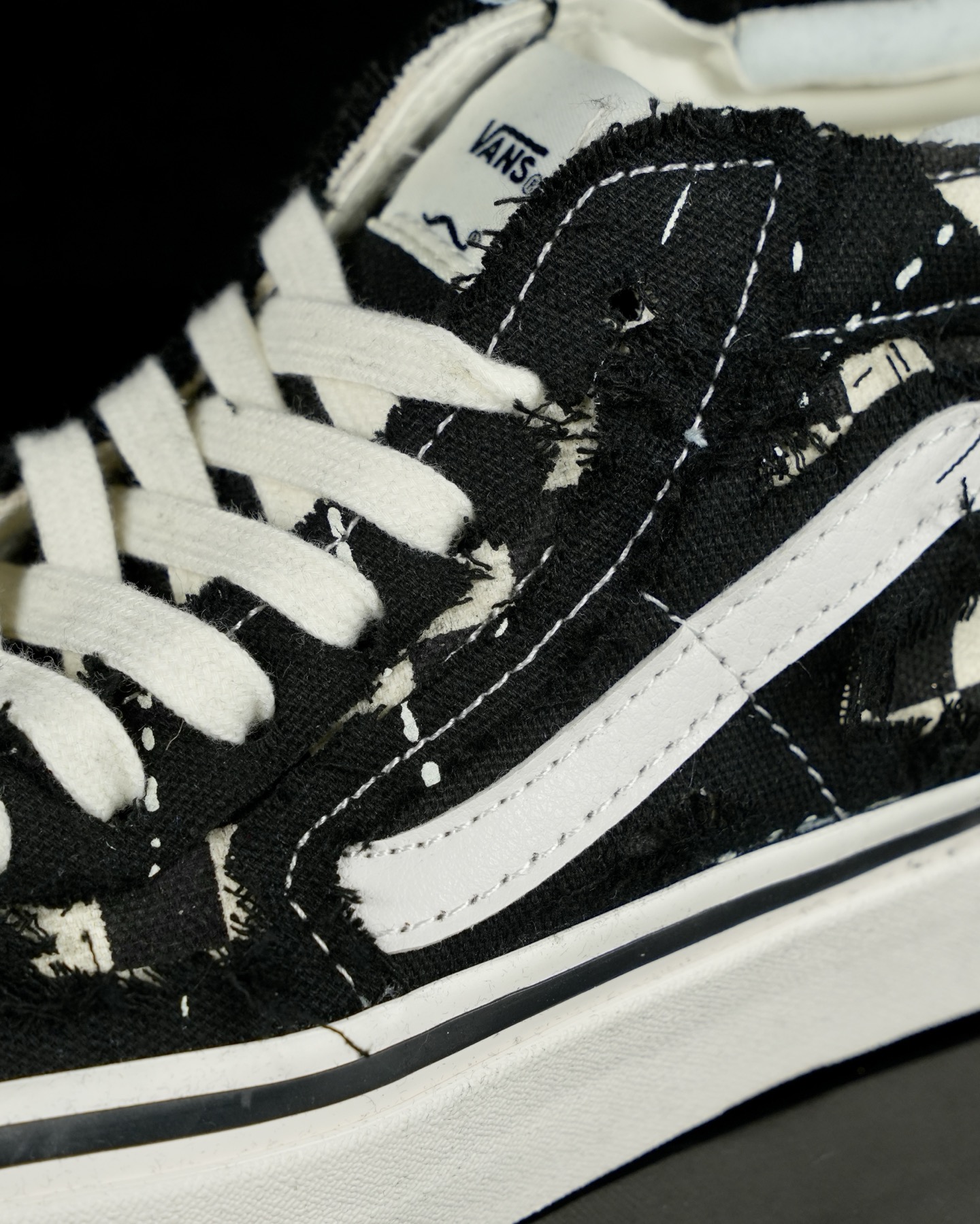 Vans x Invincible Sk8-Mid Reissue