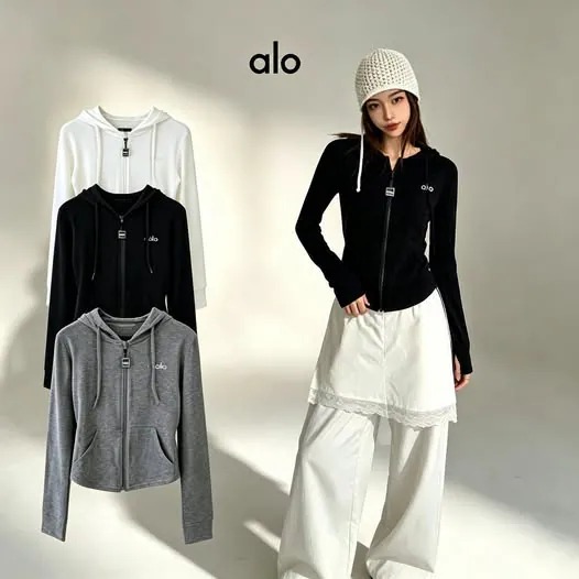 Alo Yoga Accolade 拉鍊連帽外套