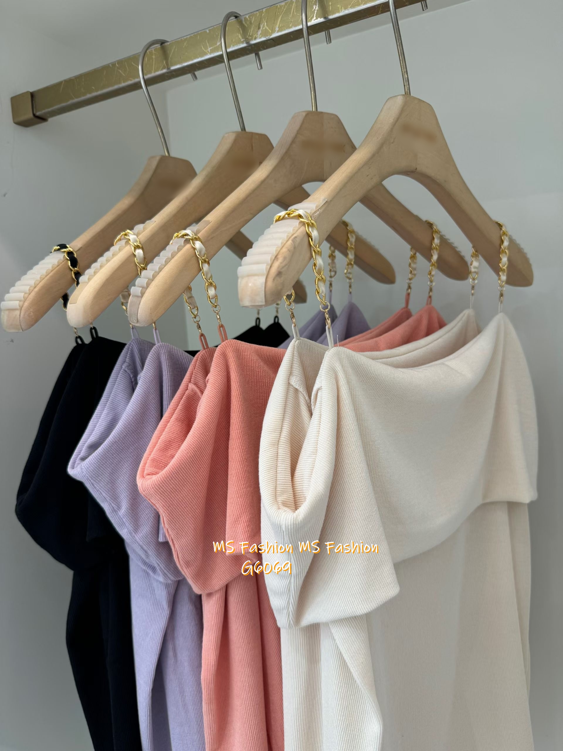 G6068 韓國🇰🇷金鏈吊帶露肩top