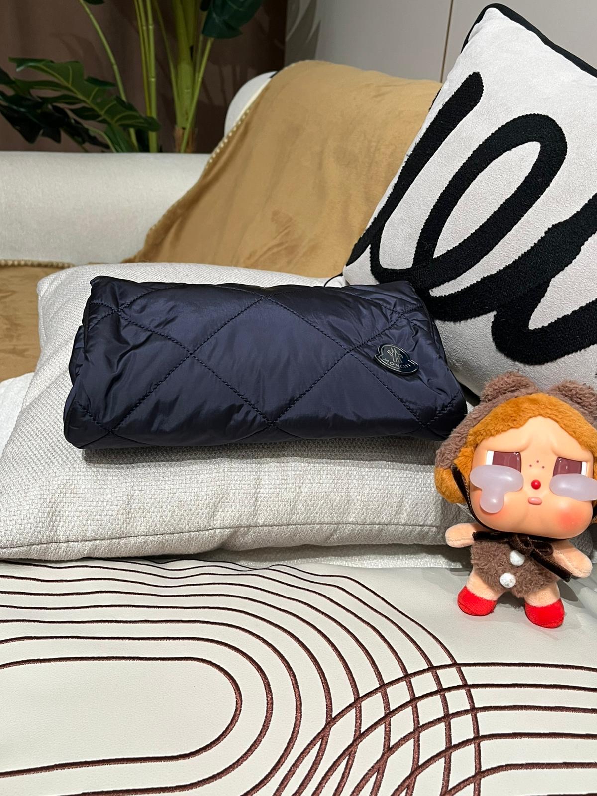 Moncler Navy Nylon Pouch 100%Authentic, 98%New