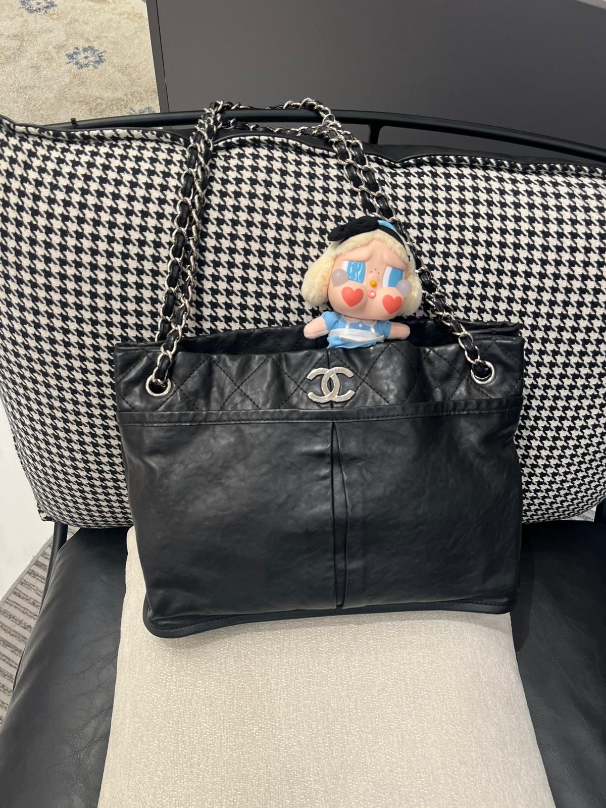 Chanel shoulder bag calfskin ,100%Authentic,95%new  ✅card✅dust bag  