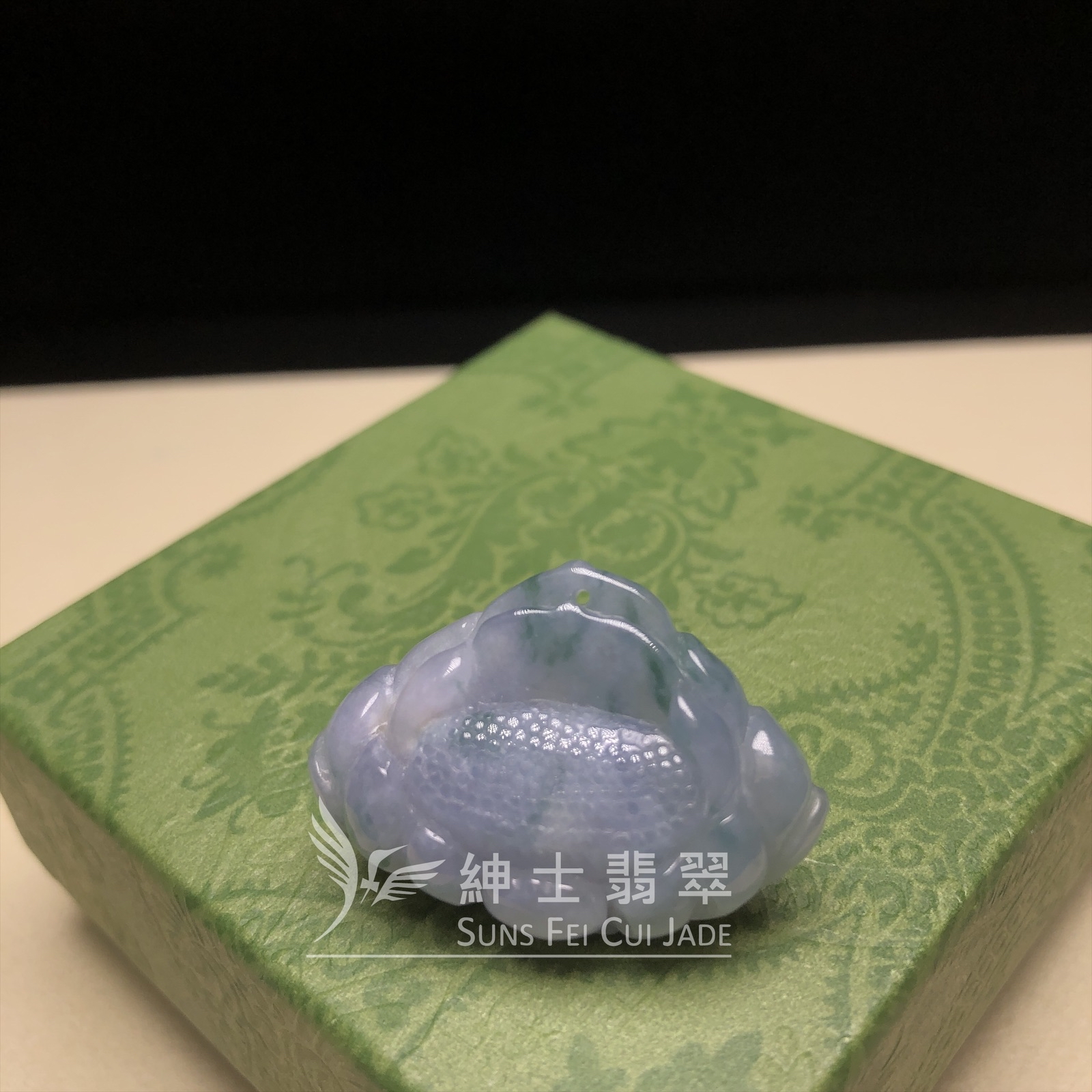 茄紫飄花蓮花  B08499