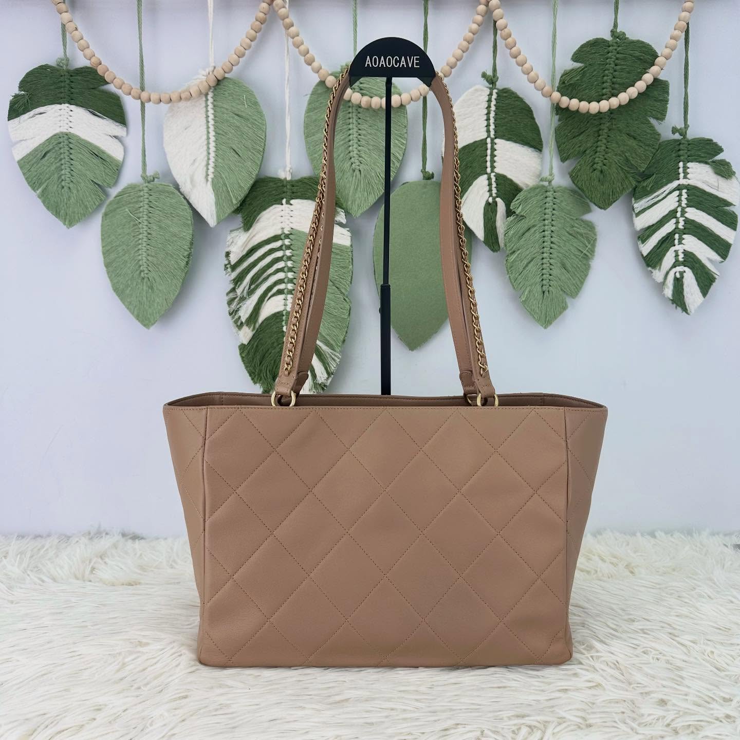 CHANEL 🤍PRE OWNED 22b 奶茶色小牛皮 Tote bag 晶片款🤎