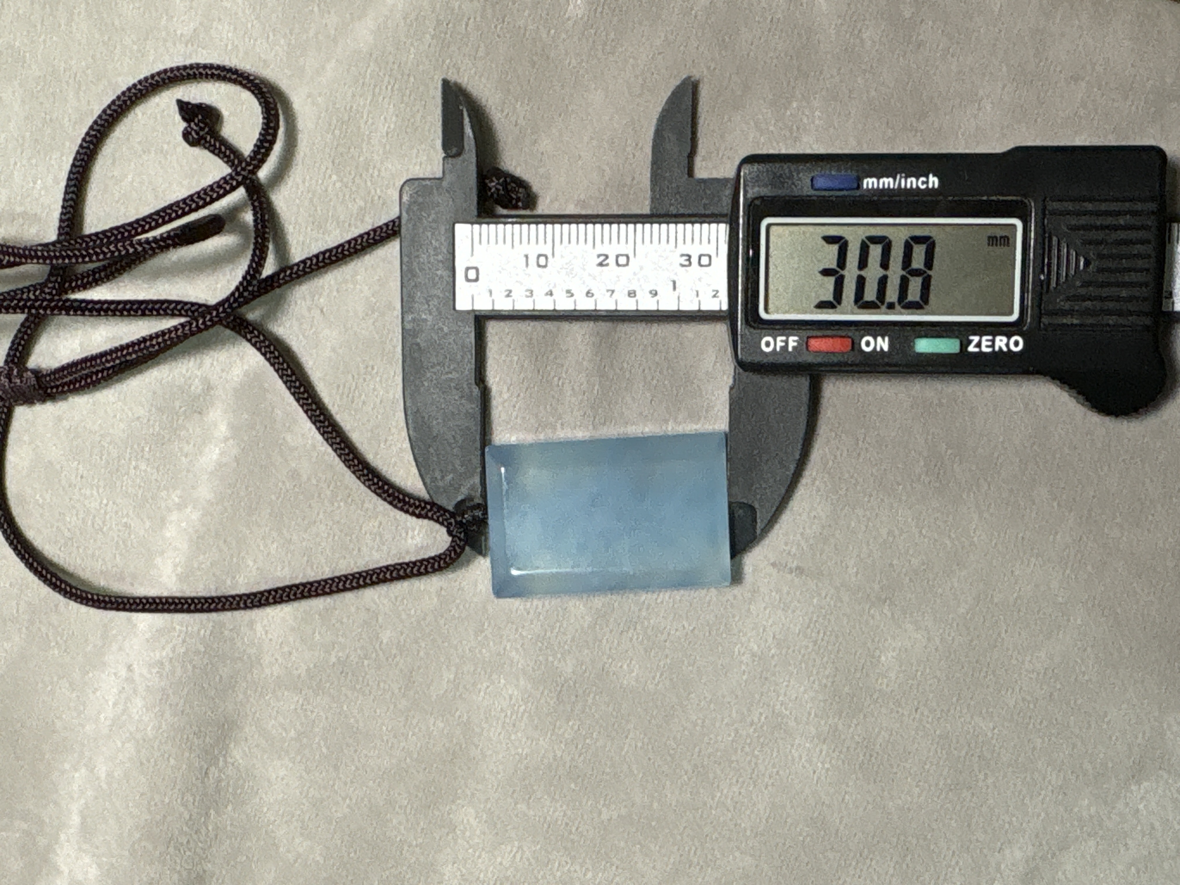 海藍寶平安無事牌No.19-582丨規格：13-14克