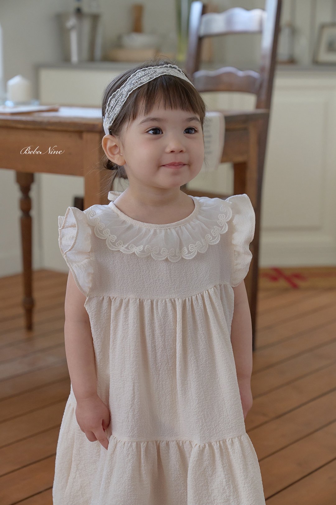 ☀️預訂 韓國直送☀️🇰🇷Bebenine兩色蕾絲領花綁帶荷葉袖連身裙