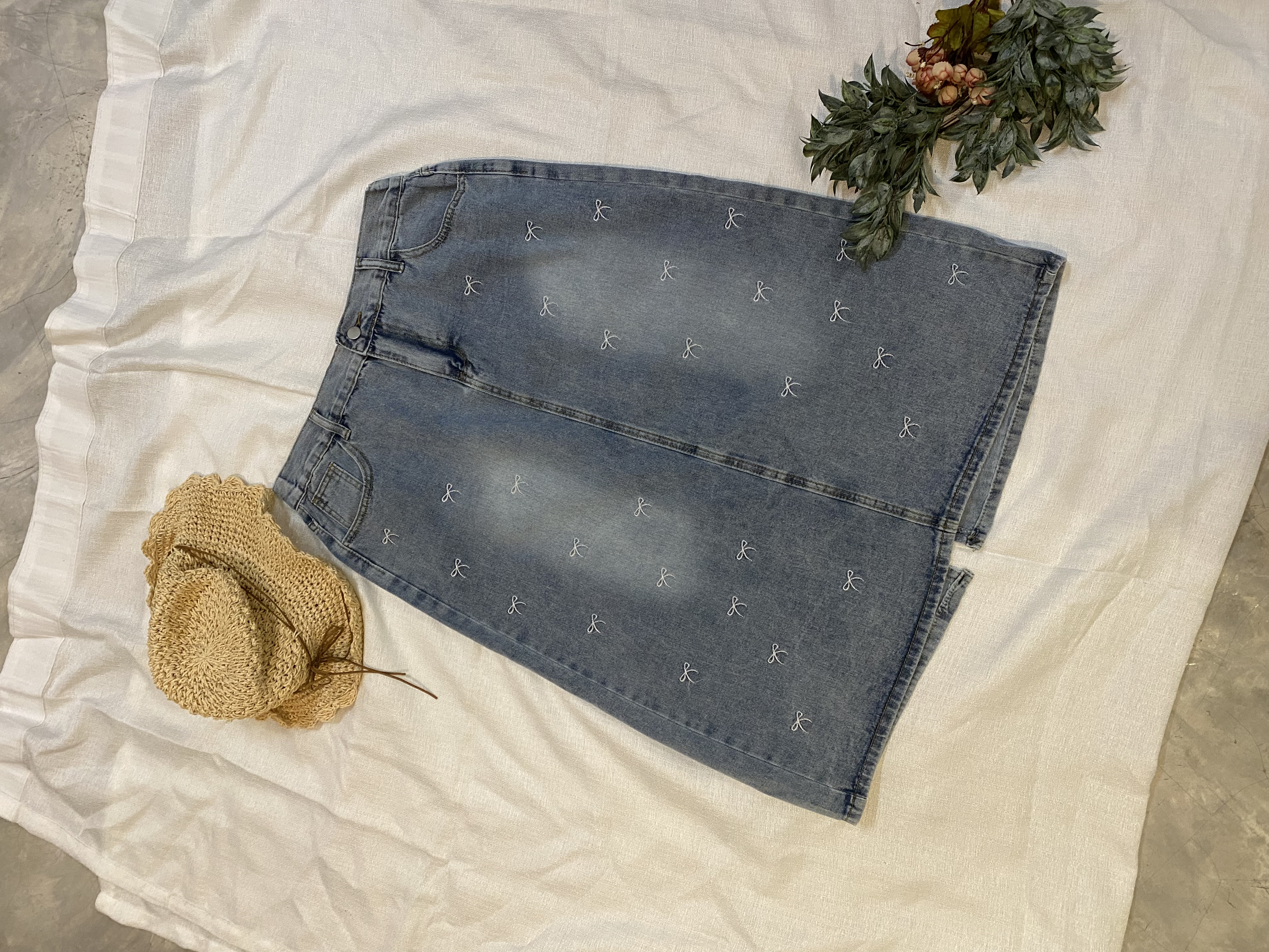 🎀4732号-可爱刺绣蝴蝶结牛仔半身长裙 