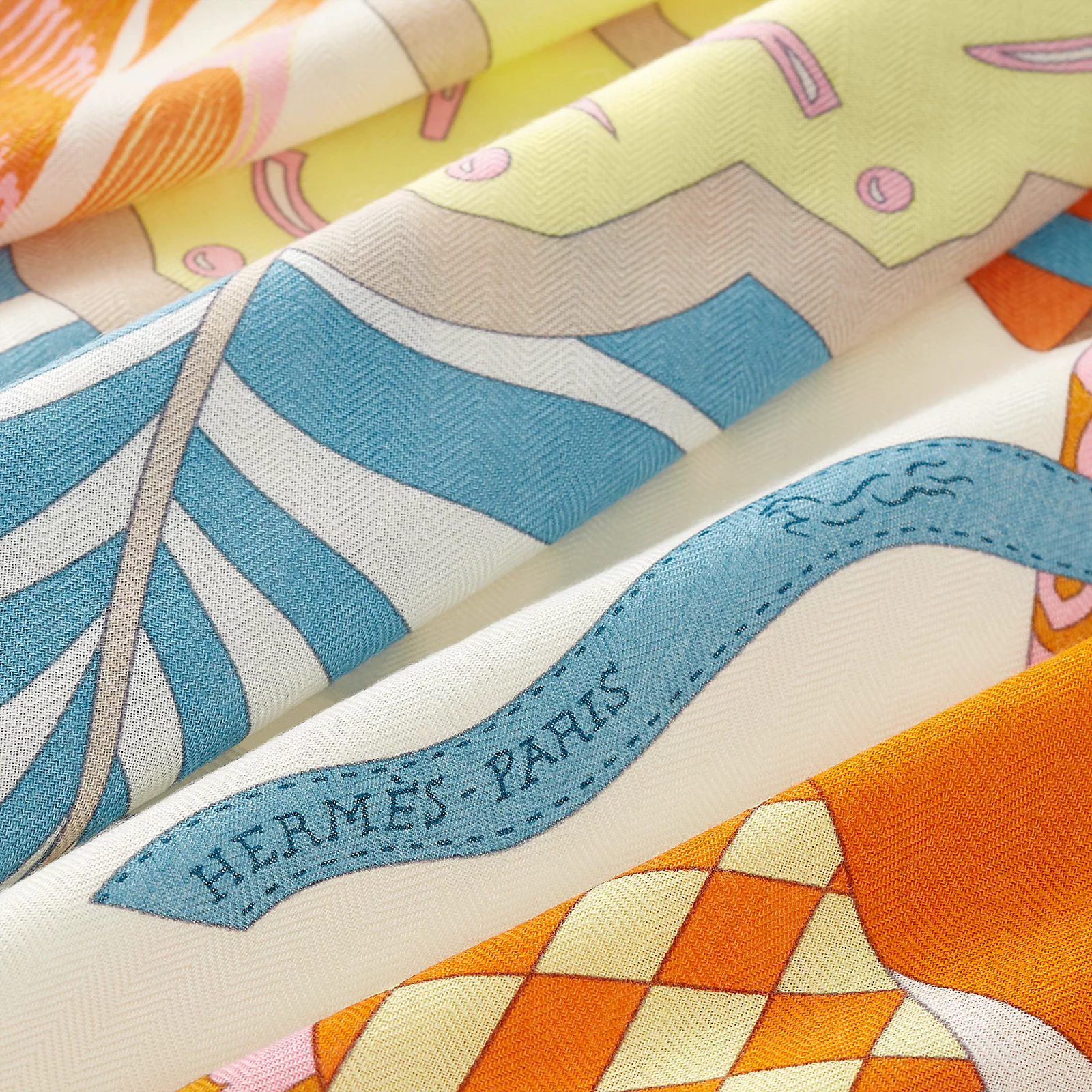 Hermès 全新🆕 絲絨混紡，飾有手工捲邊 Cheval Masque 假面駿馬圖案圍巾披肩