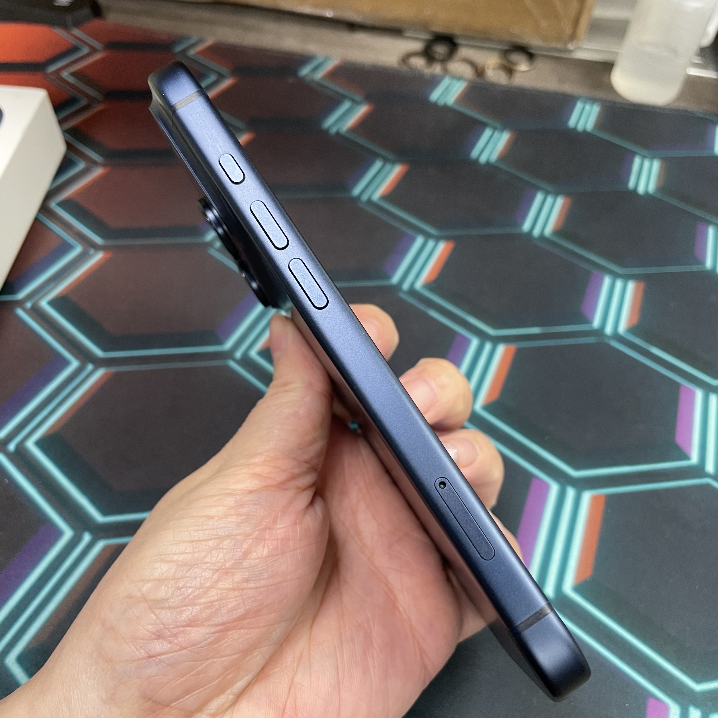 *8347 17 Pro 完美機 256GB 電100 藍色 blue