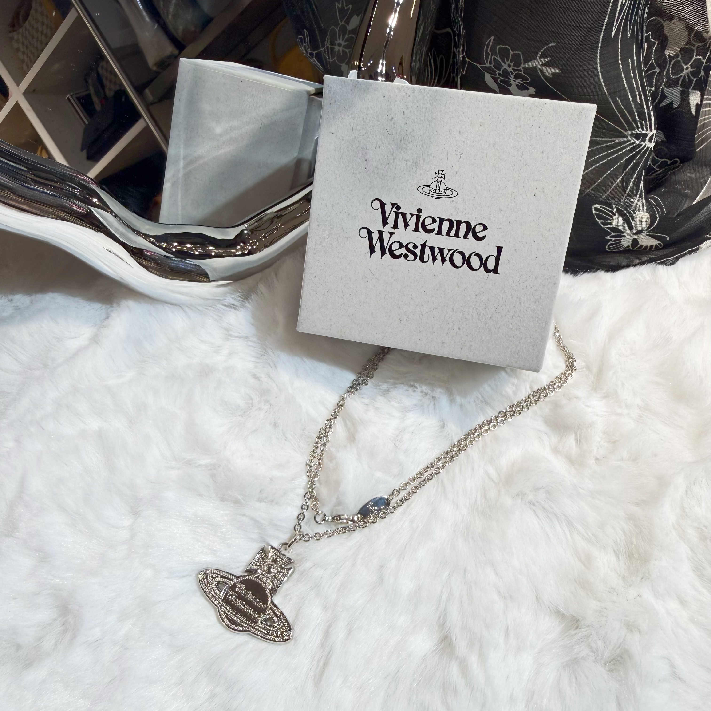 Vivienne Westwood Laszlo necklace blk