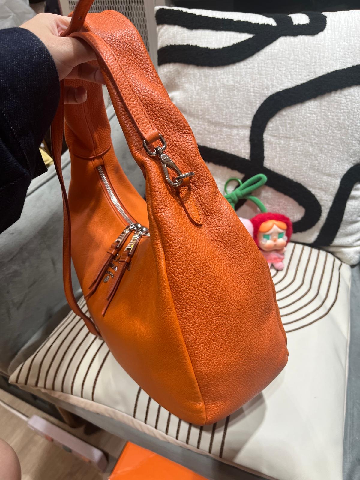 Prada hobo bag 2way calfskin 1BC133 Crossbody bag 100%Authentic,98%new ✅nfc ✅dust bag ✅strap 