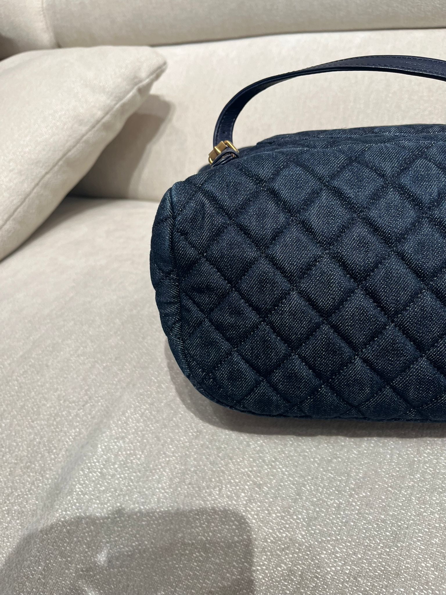 Chanel Classic Backpack Denim 100%Authentic, 95%New ✅貼✅Dust bag