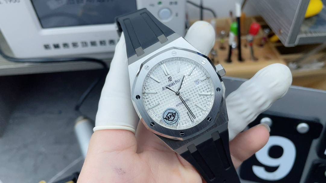 爱彼皇家橡树系列自动机械男士腕表