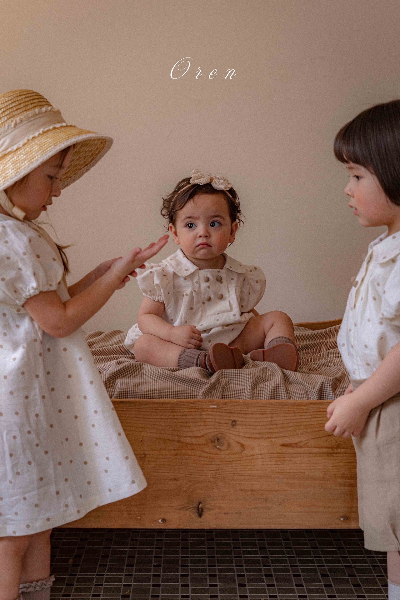 ☀️預訂 韓國直送☀️🇰🇷Oren 雙排鈕扣波點翻領亞麻混紡短袖包屁衣/連身裙/上下套裝