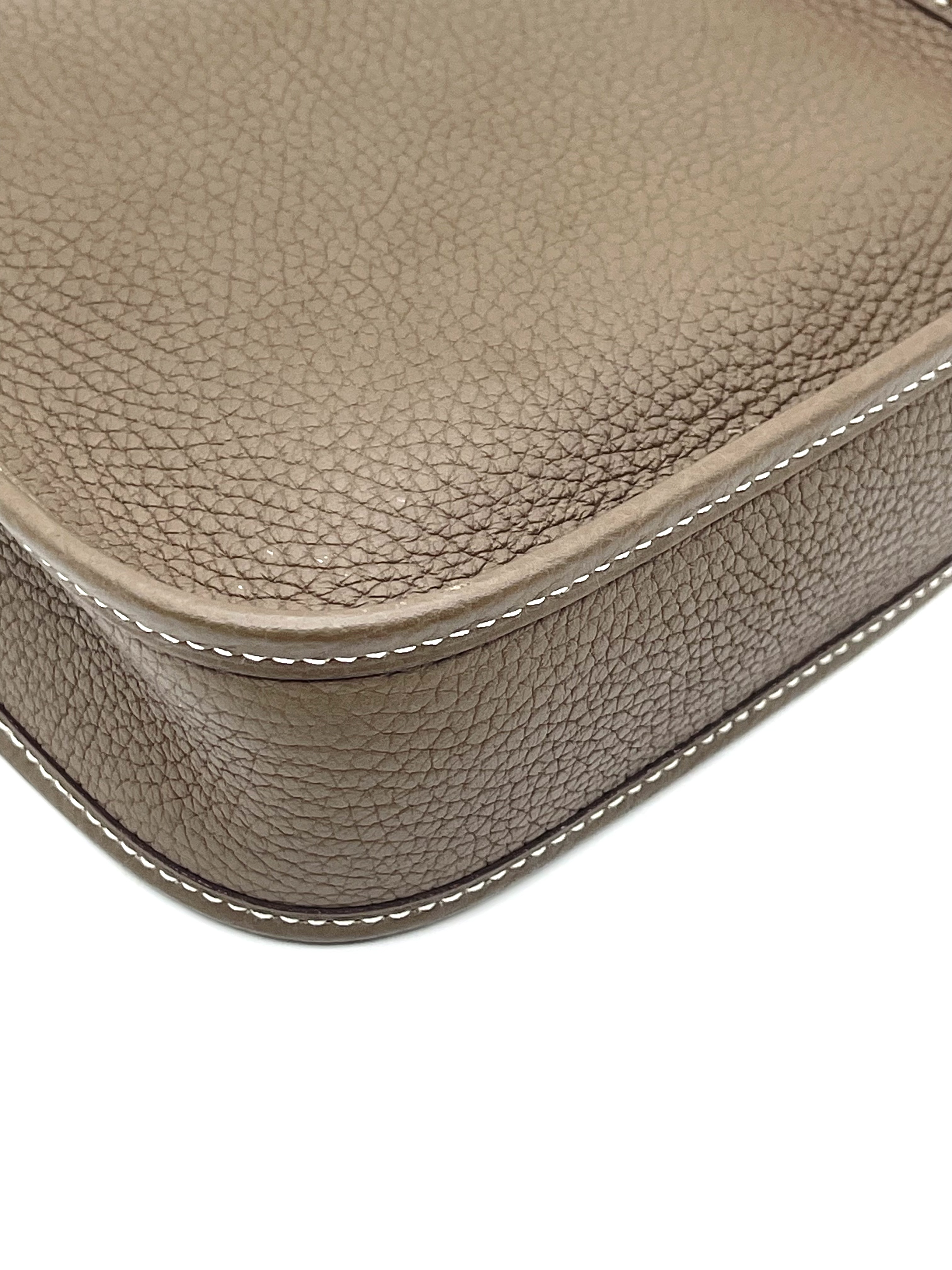 Pre-owned Hermès Evelyne TPM Etoupe Clemence Stamp Y / Product Code: 26031905