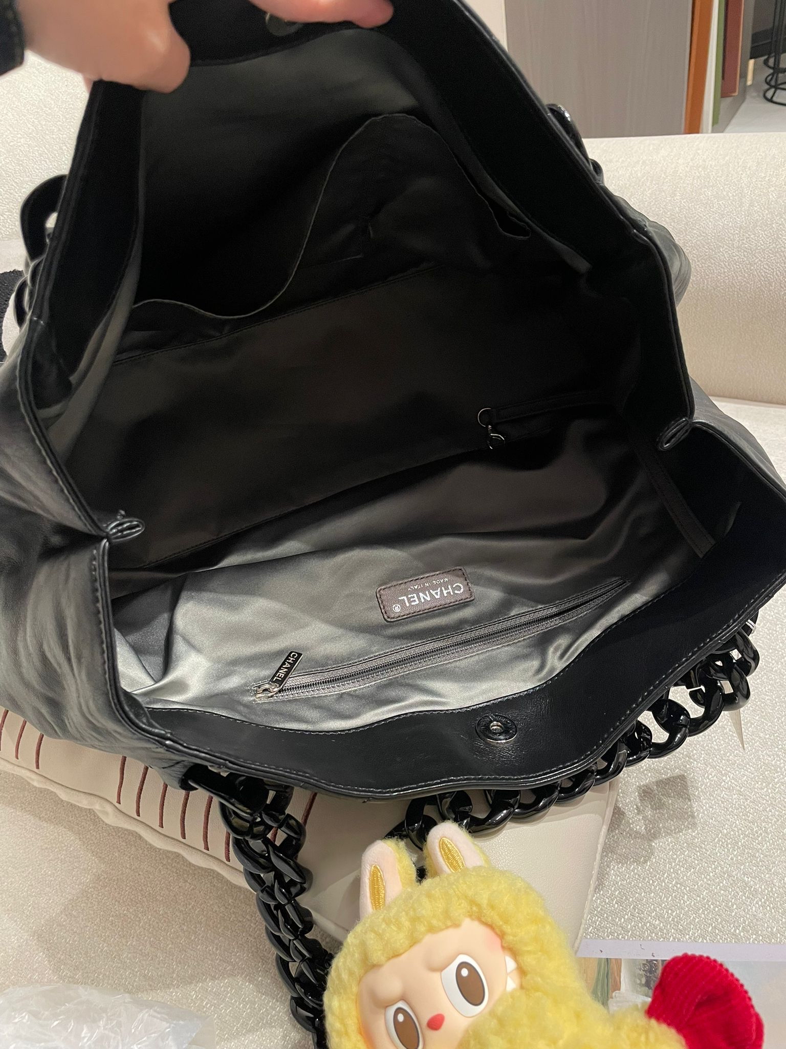 Chanel CC Logo Chain Shoulder Bag So Black 100%Authentic, 95%New ✅11貼✅Dust bag