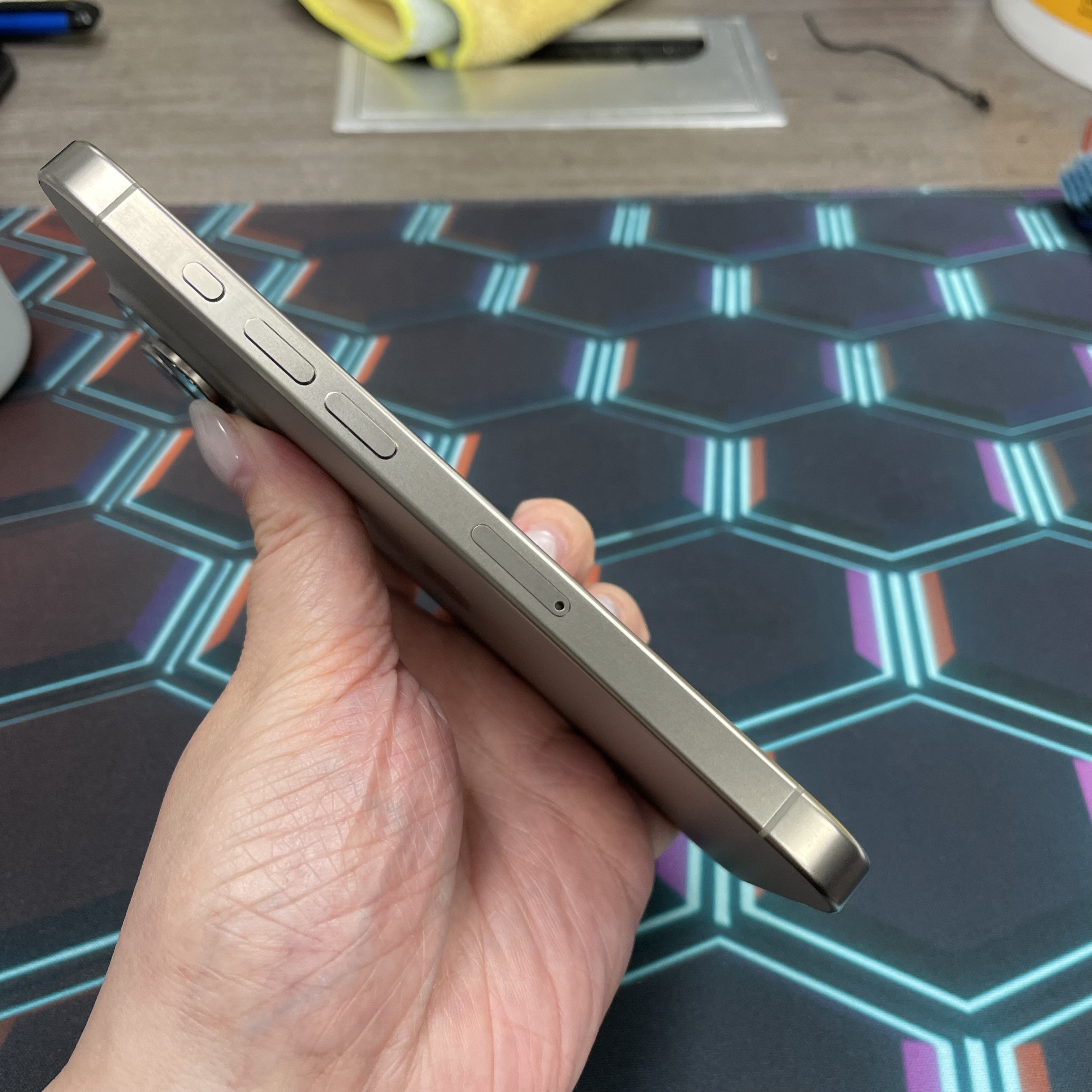 *6638 15 Pro 完美機 128GB 電86 原色 gray