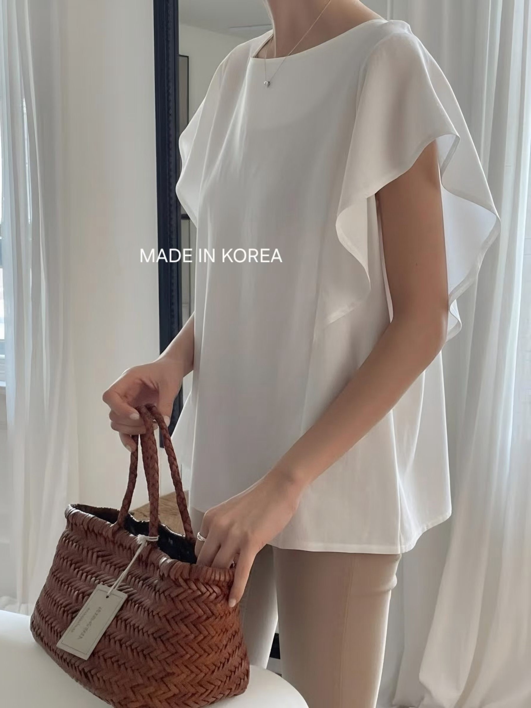 G6277 韓國🇰🇷ruffle後蝴蝶top