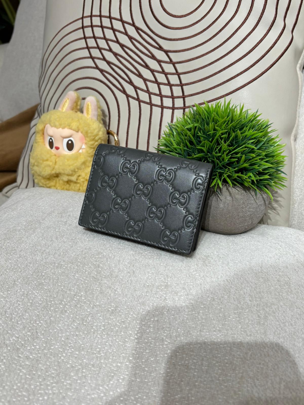 Gucci Card Holder Grey Calfskin 100%Authentic, 98%New ✅Box