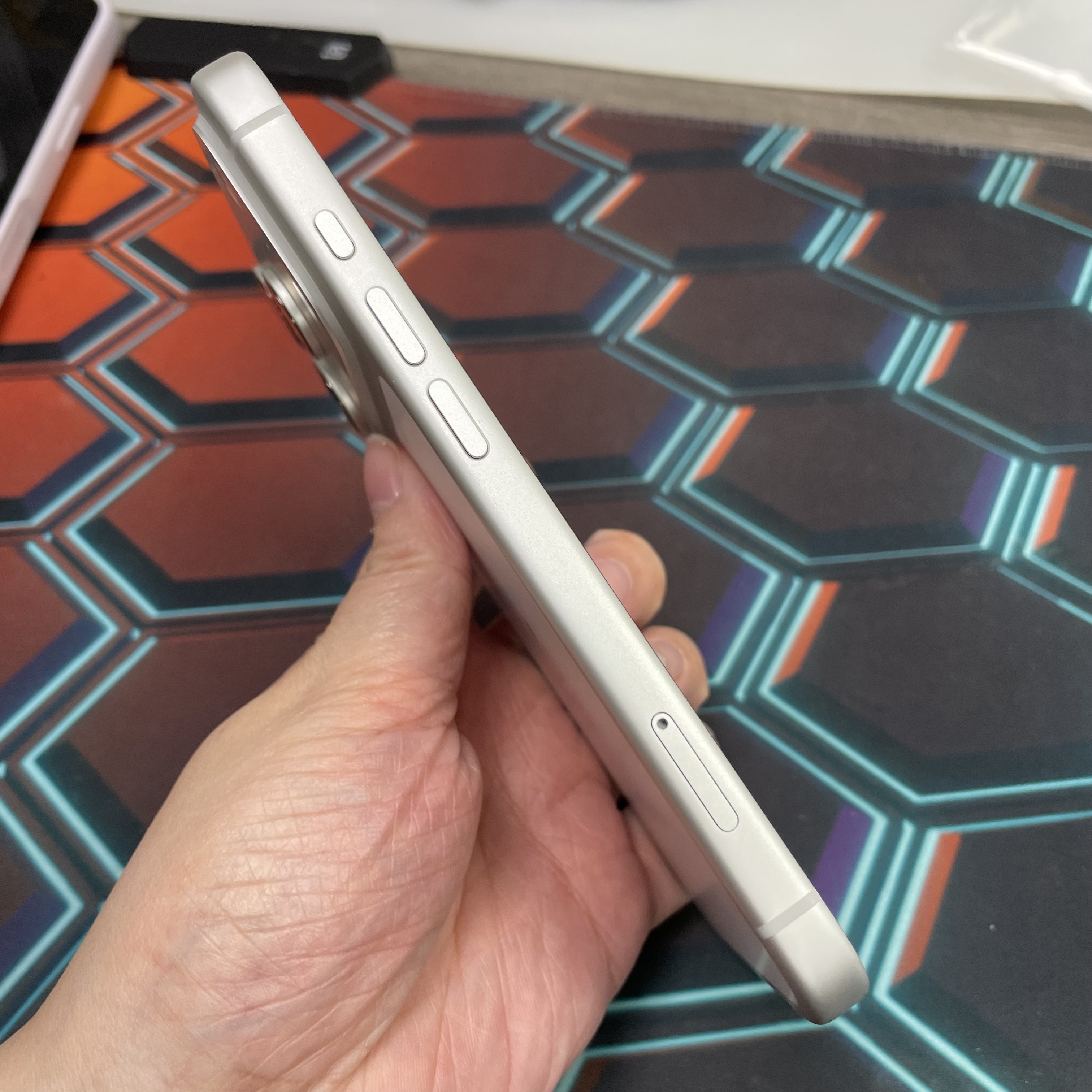*8197 17 Pro 完美機 512GB 電93 銀色 sliver