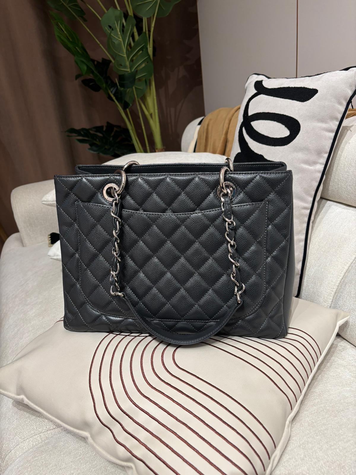 Chanel Gst grand shopping tote bag 100%Authentic, 95%New  ✅18card✅Dust bag