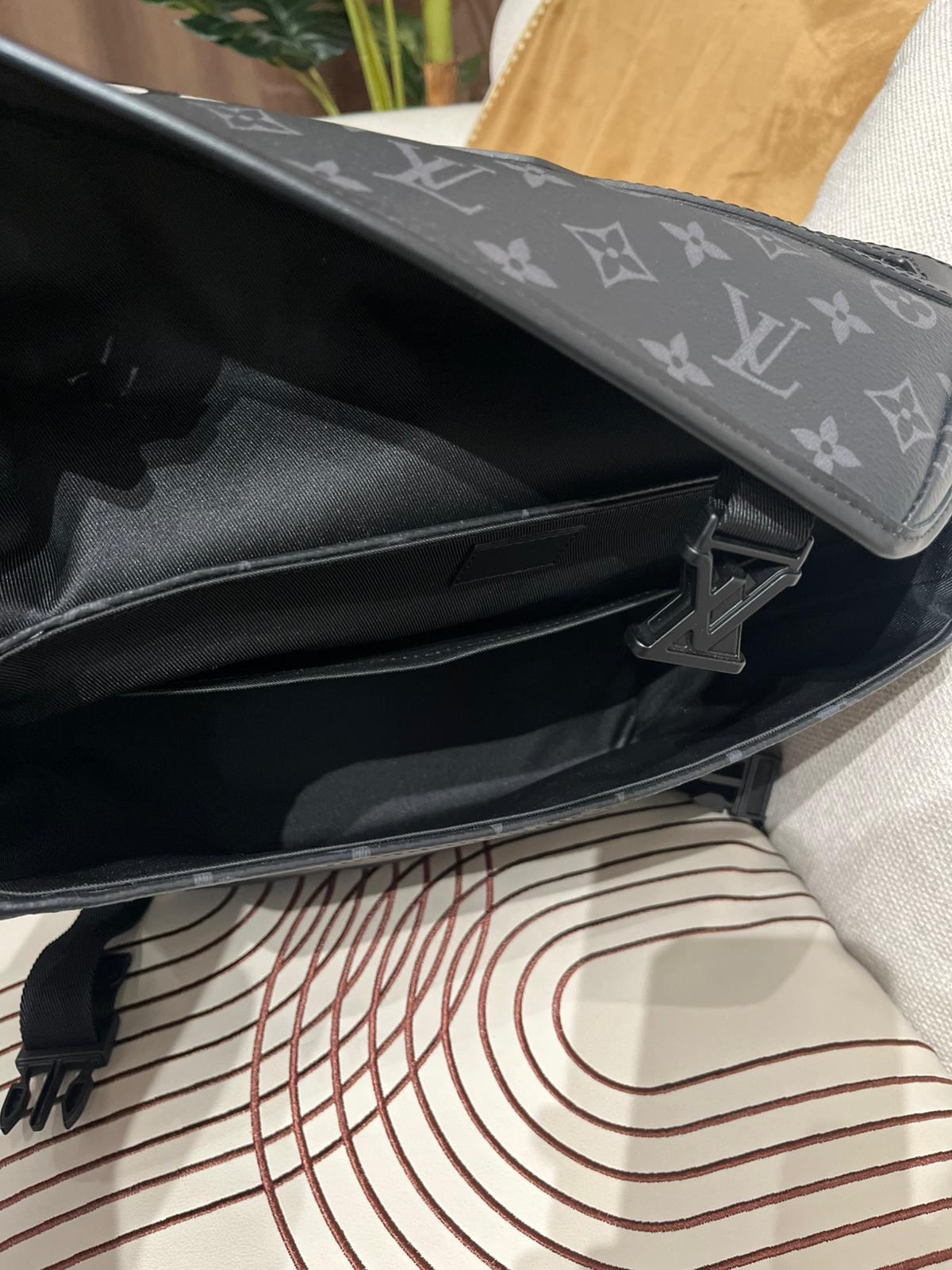 Lv Messenger Voyager PM M12517 NFC  100%Authentic,98%new✅dust bag 