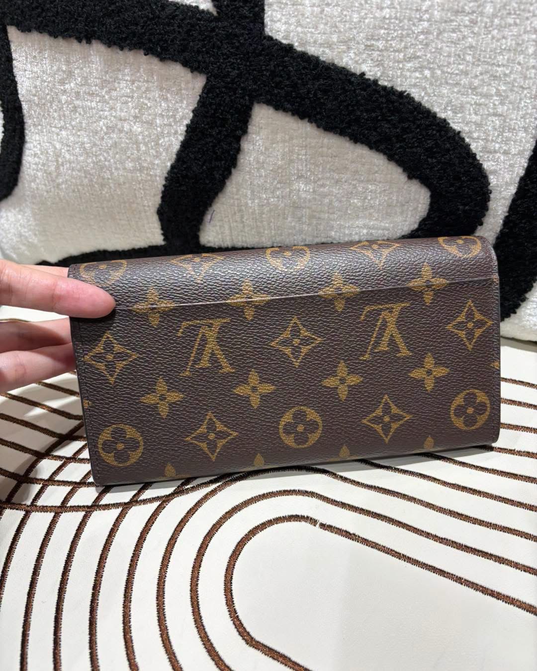 Lv Long wallet Monogram 100%Authentic,95%new✅box 