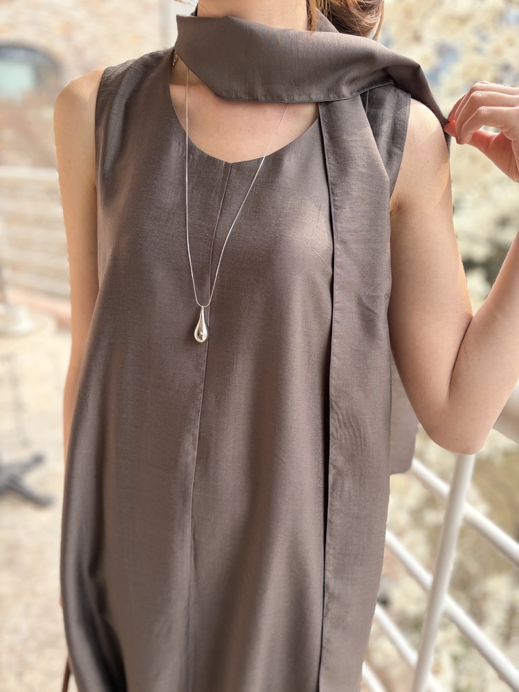 The Flowy Scarf-Detail Dress (Brown)