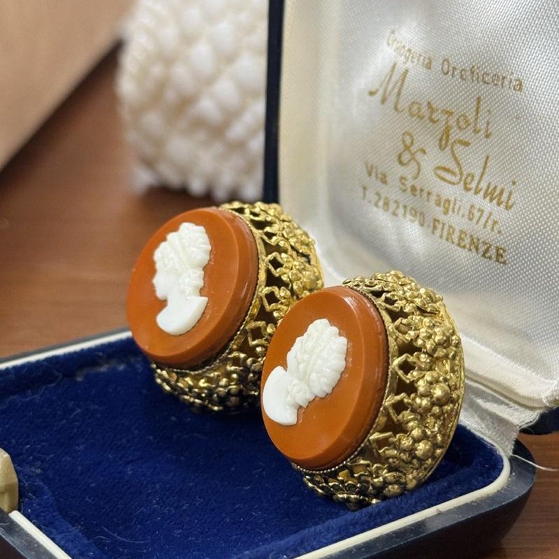 Vintage Mid-Century Czechoslovakian Brown Glass Cameo Buton Style Large Clip Earrings (NZ015-8)