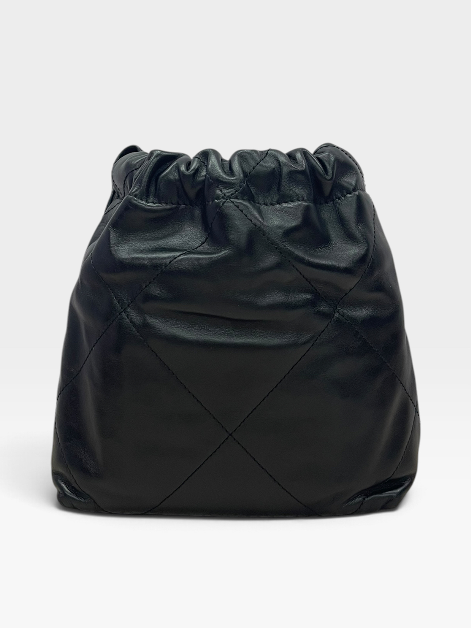 Pre-Owned Chanel 22 Mini Bag / Product Code: 100108