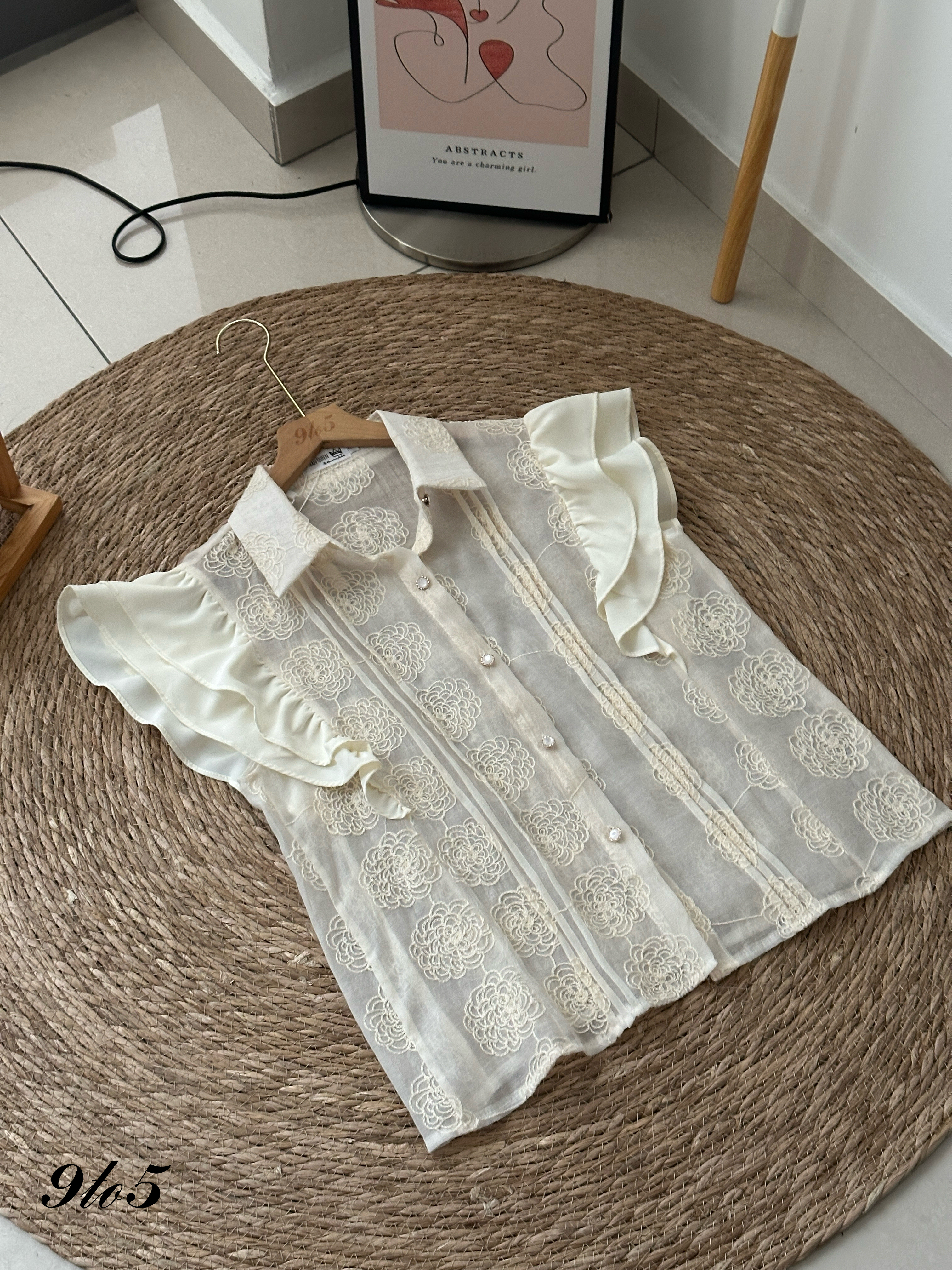 T3967 Ruffle Sleeve Floral Shirt - Cream