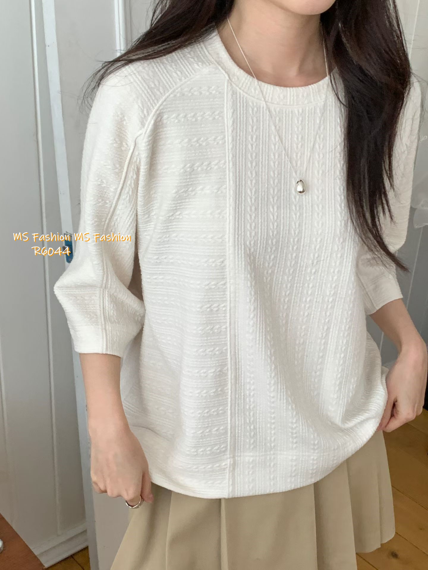 G6044 韓國🇰🇷麻花暗紋top