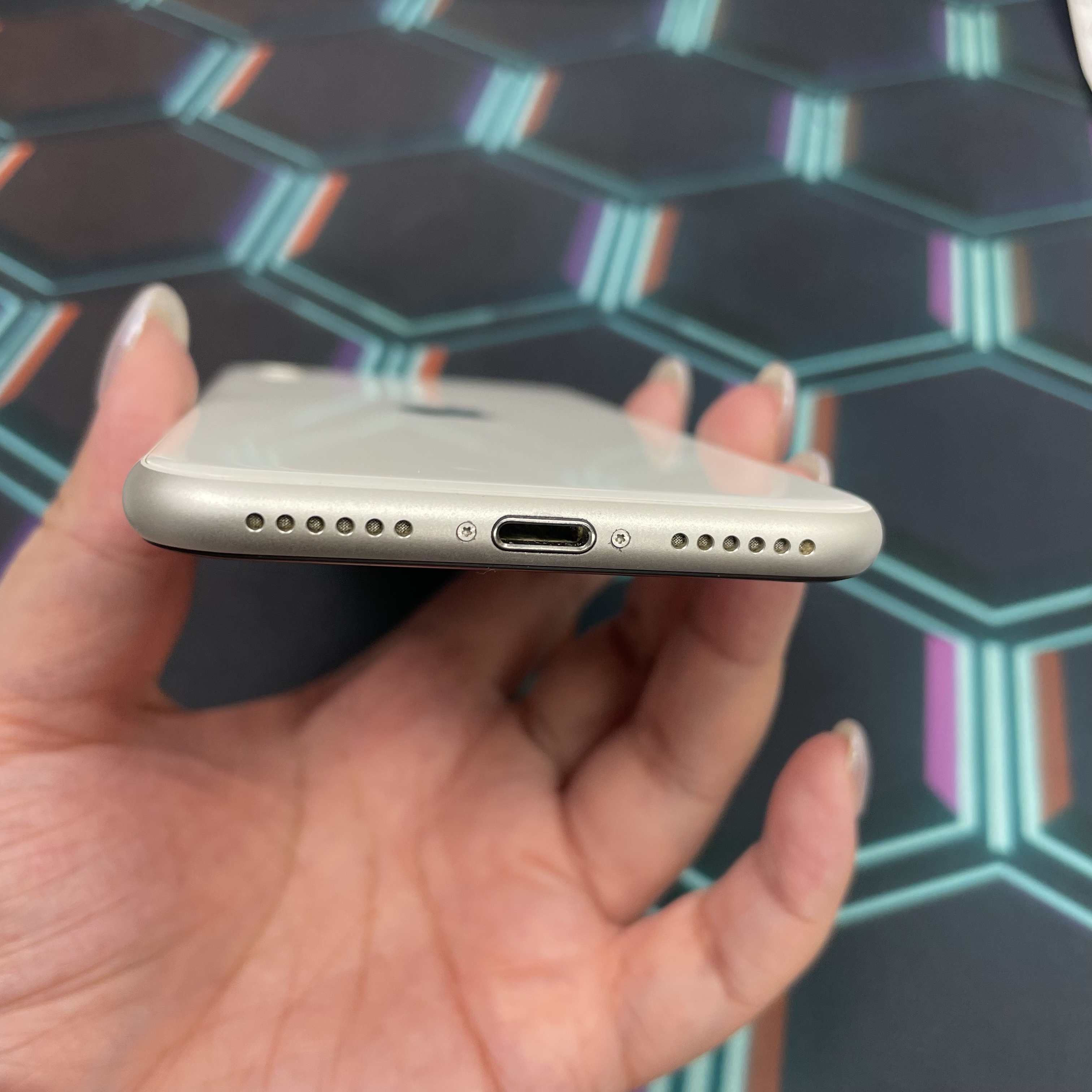 *7054 SE 2 完美機 128GB 電74 白色 white