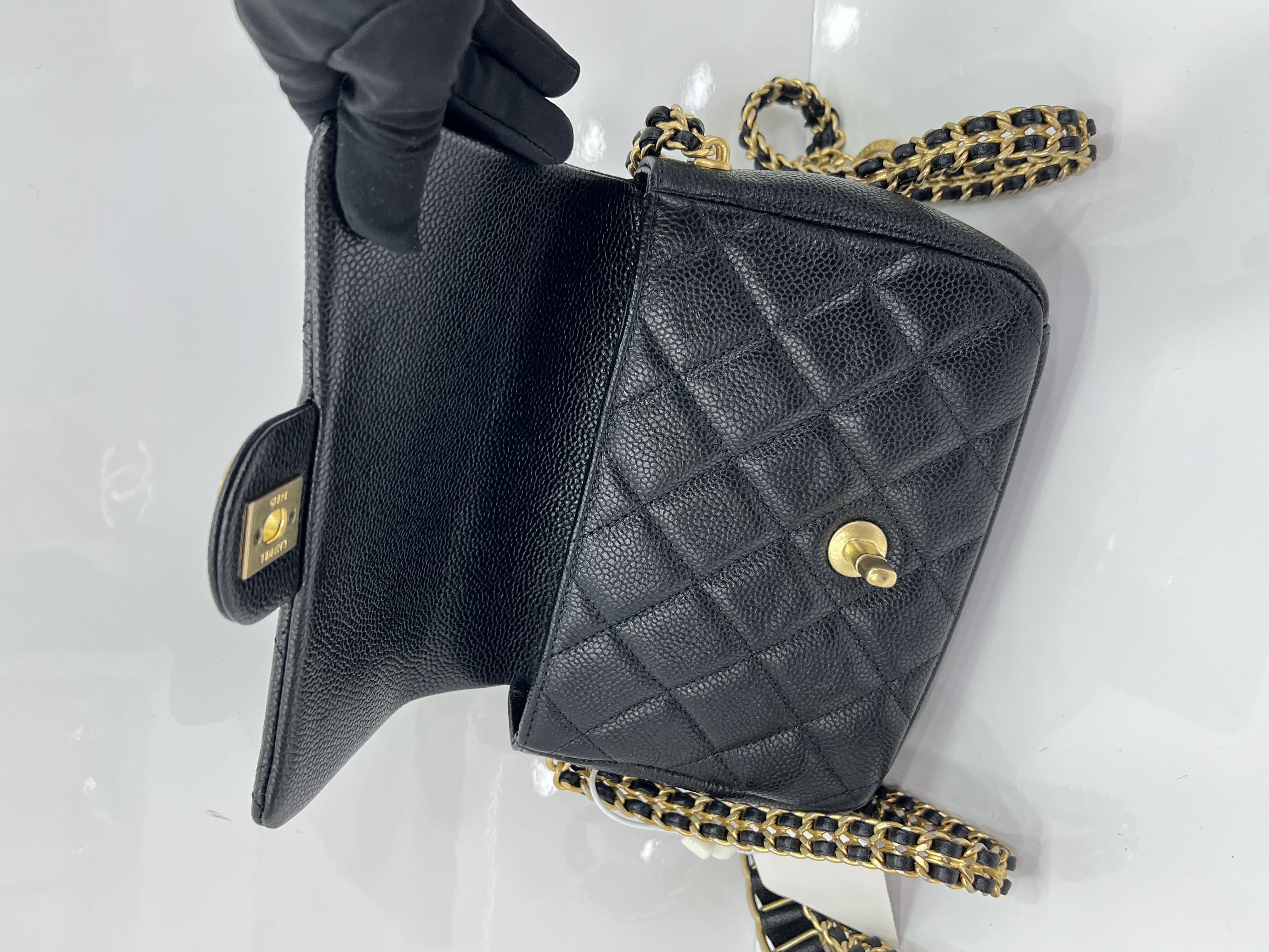 Pre-owned Chanel Coin bag With microchip Product Code: 26032701