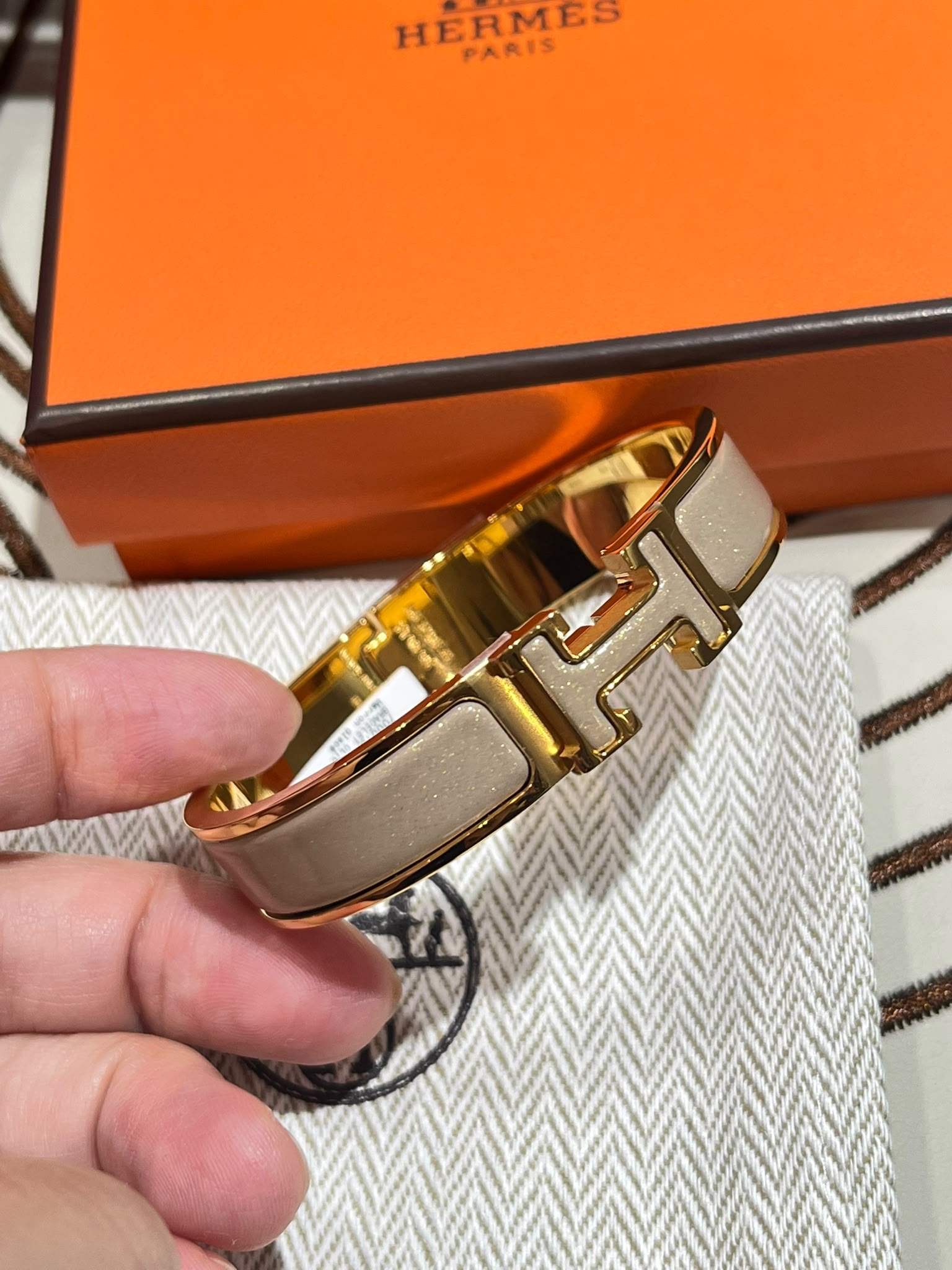 全新 Hermes clic h bracelet pm MARRON QLACE 100%Authentic, Brand New 全新貨品 4680